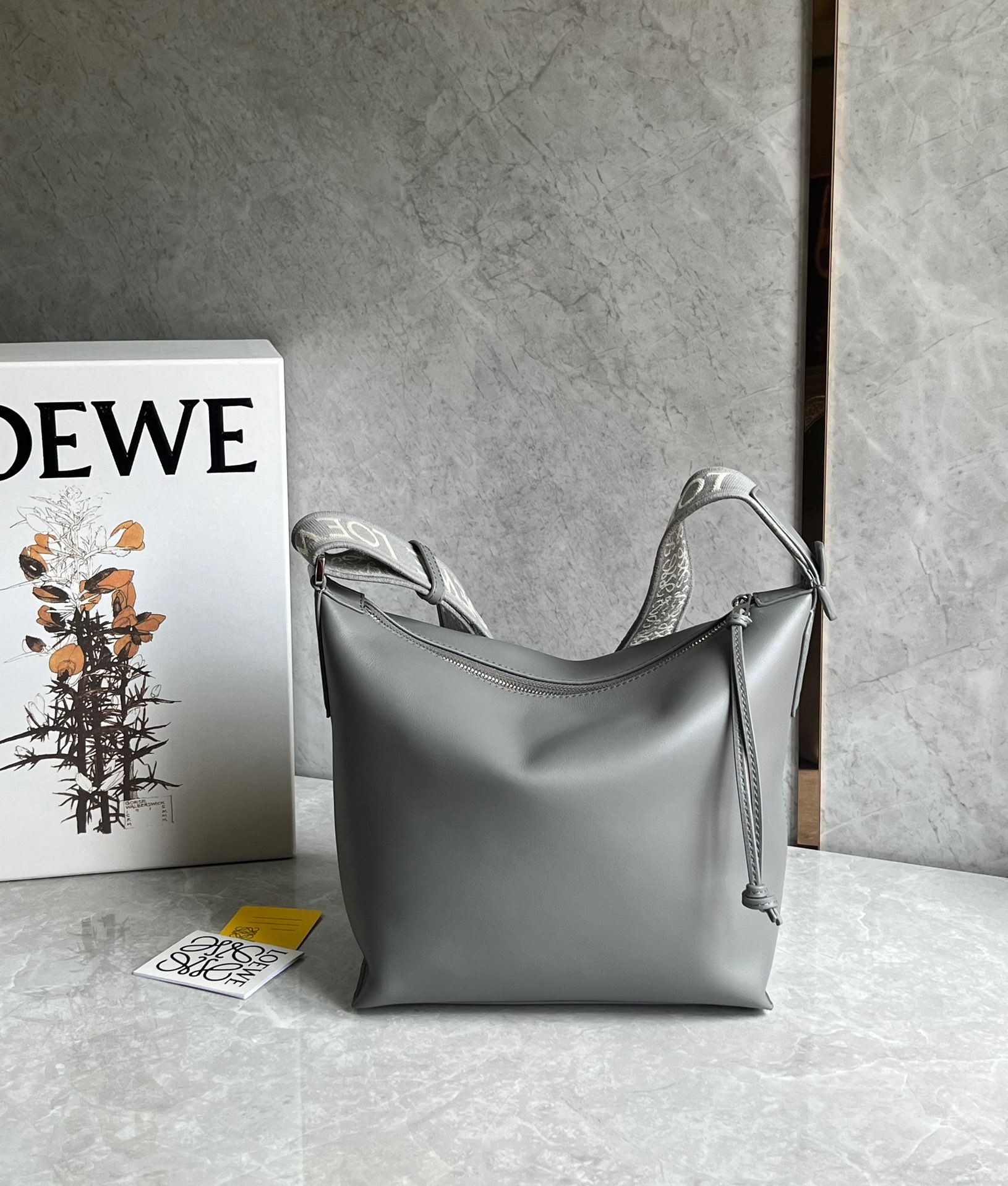 로에베 Loewe Cubi 숄더백 29.5CM