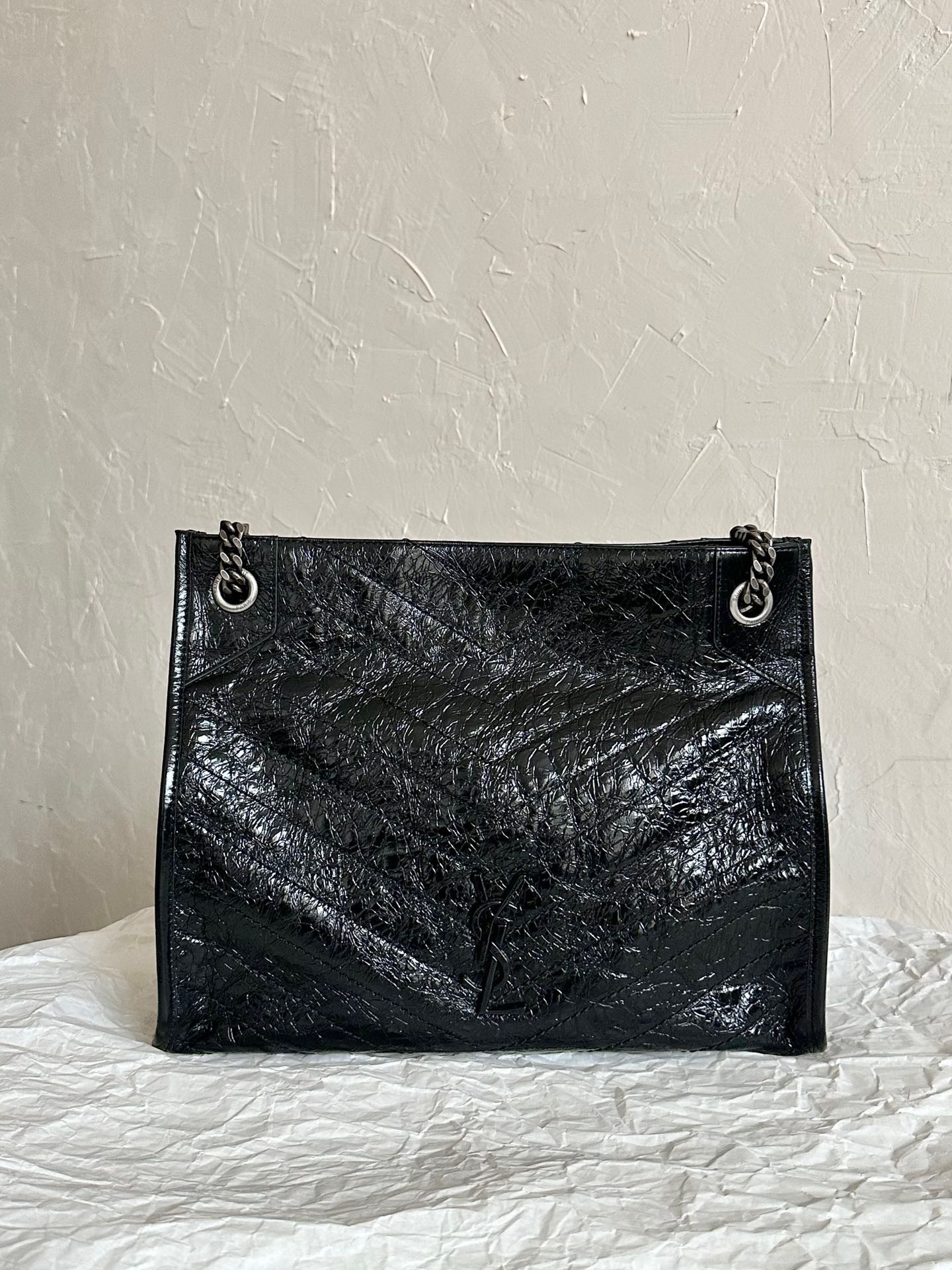 생로랑 Saint laurent/YSL 577999 니키 쇼핑 빈티지 레더 블랙 33CM