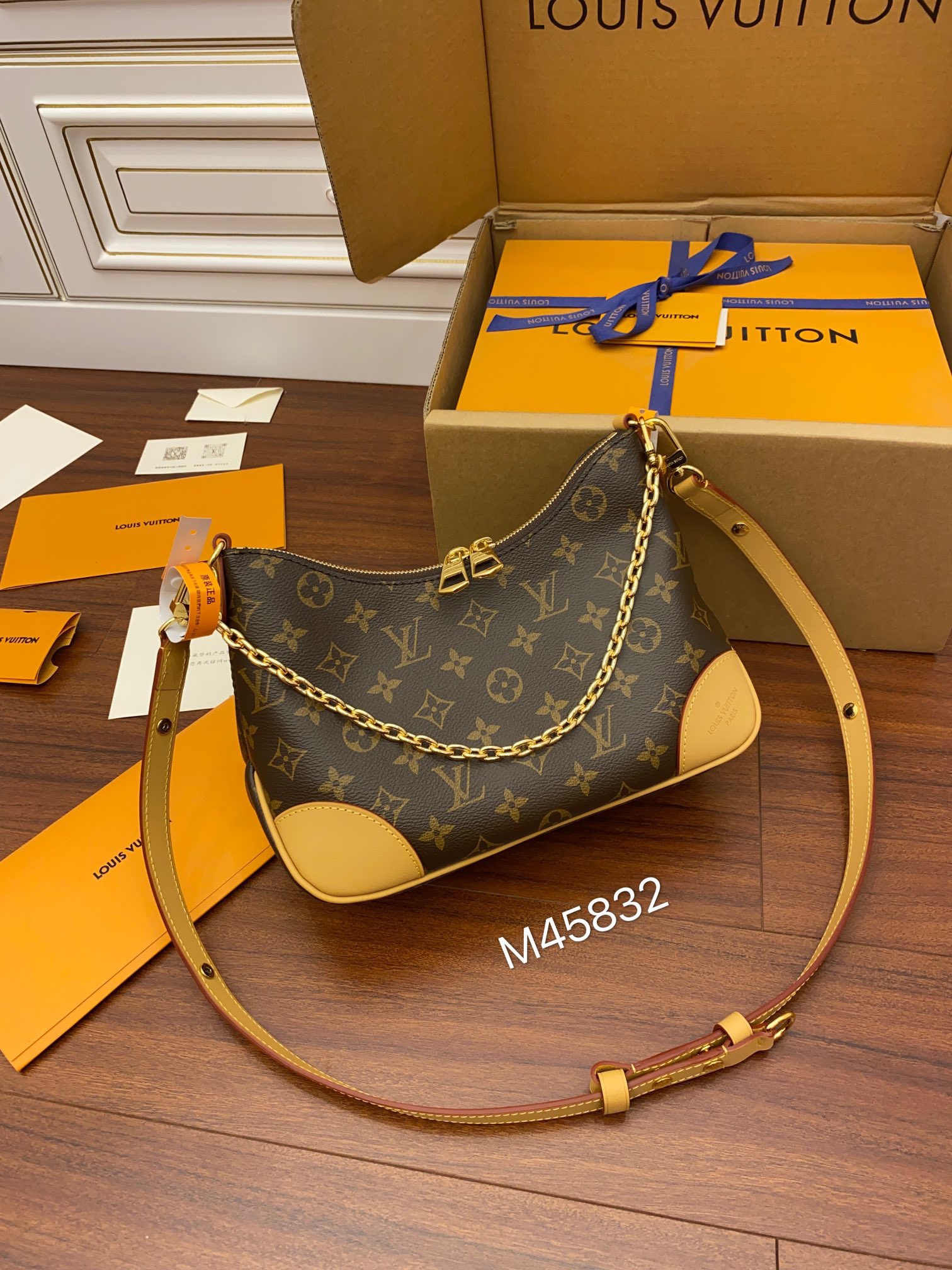 루이비통 Louis Vuitton 45832 숄더백 29CM