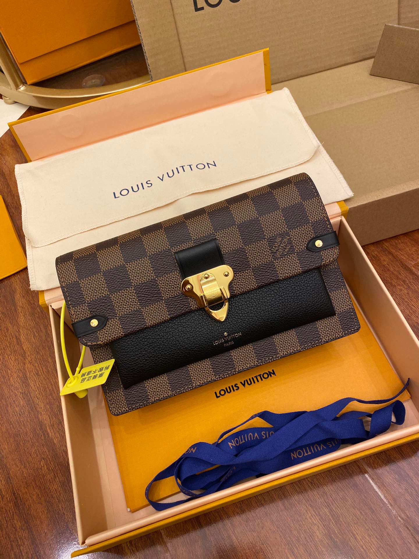 루이비통 Louis Vuitton 60221 크로스 백  19CM