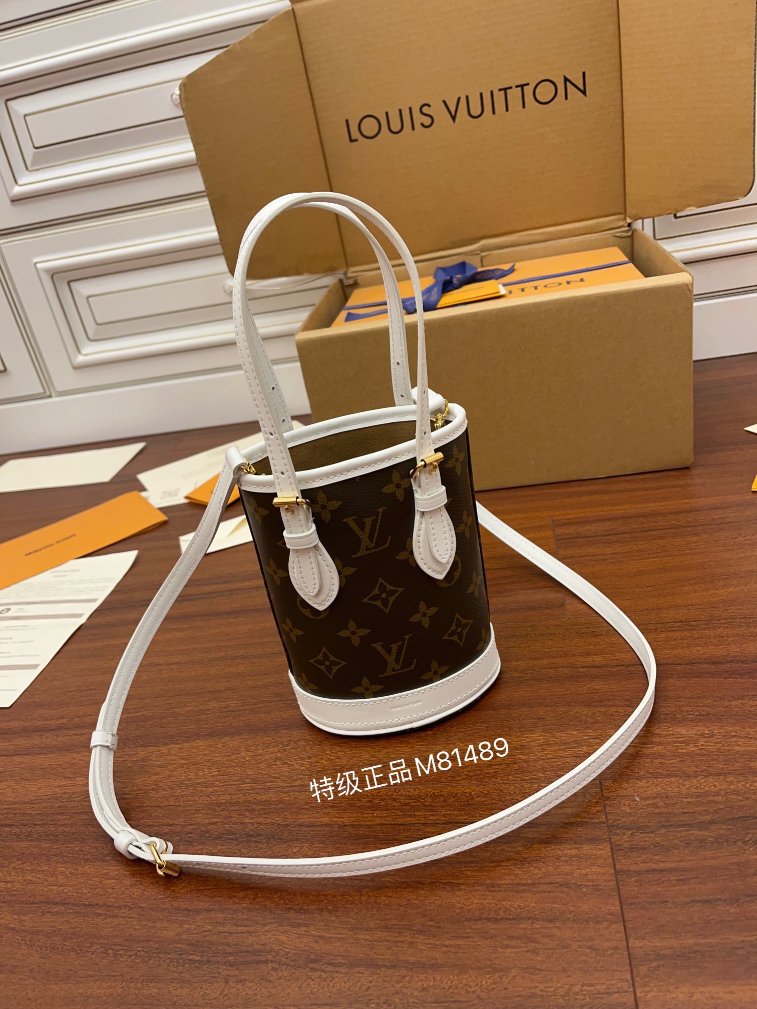 루이비통 Louis Vuitton 81489  미니백 13CM