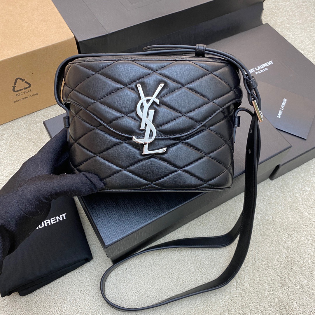 생로랑 Saint laurent/YSL 710080 준 박스 백 퀼티드 램스킨 느와르 19CM