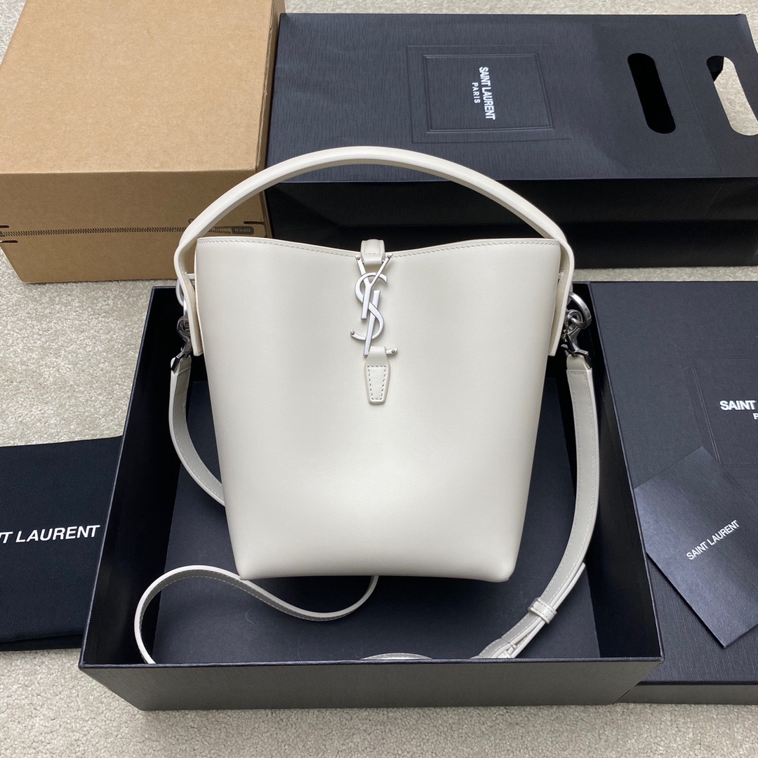 생로랑 Saint laurent/YSL 749036 Le 37 Small in Shiny Leather   