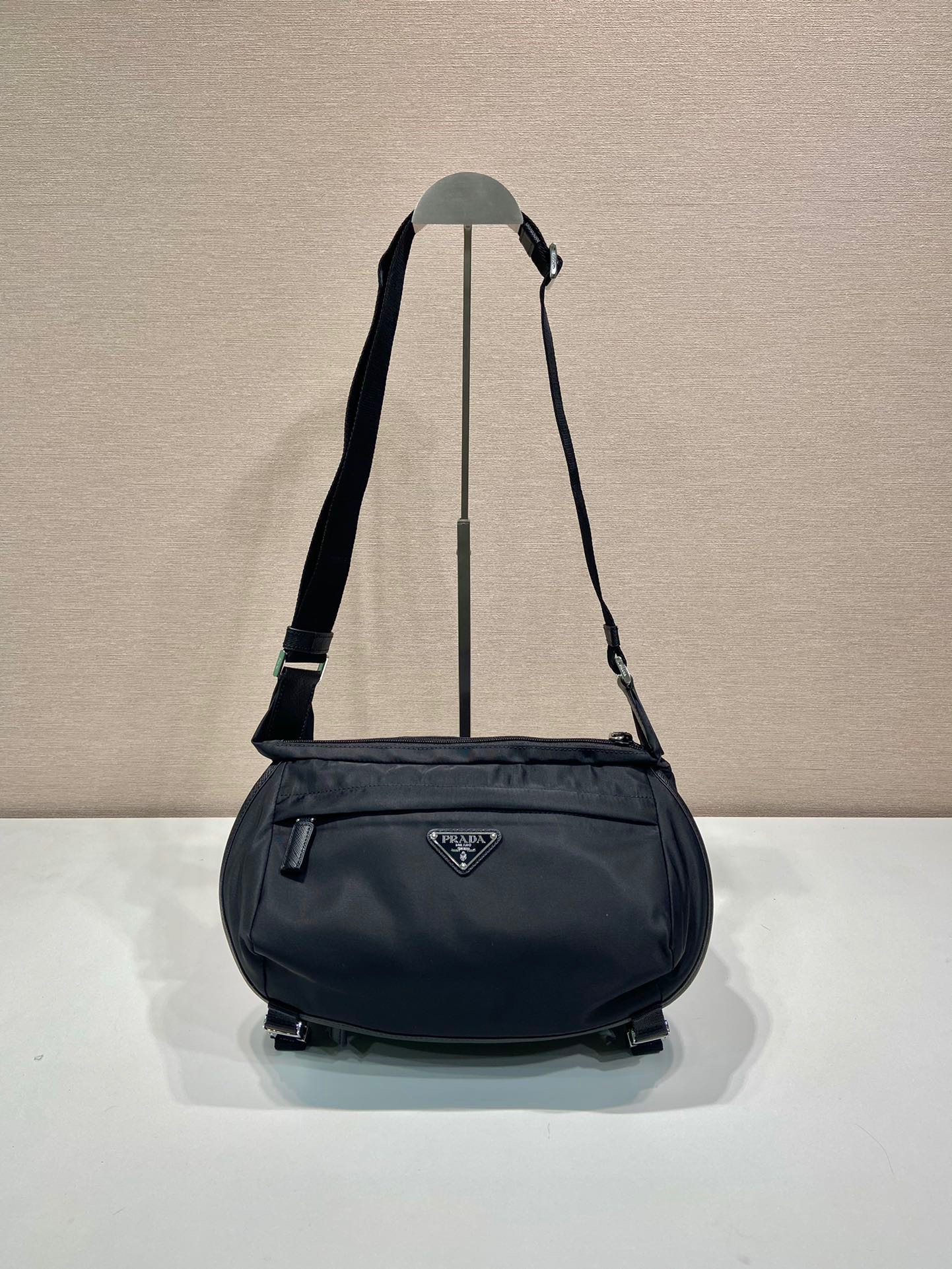 프라다 Prada 2VH994 벨트 백 27CM