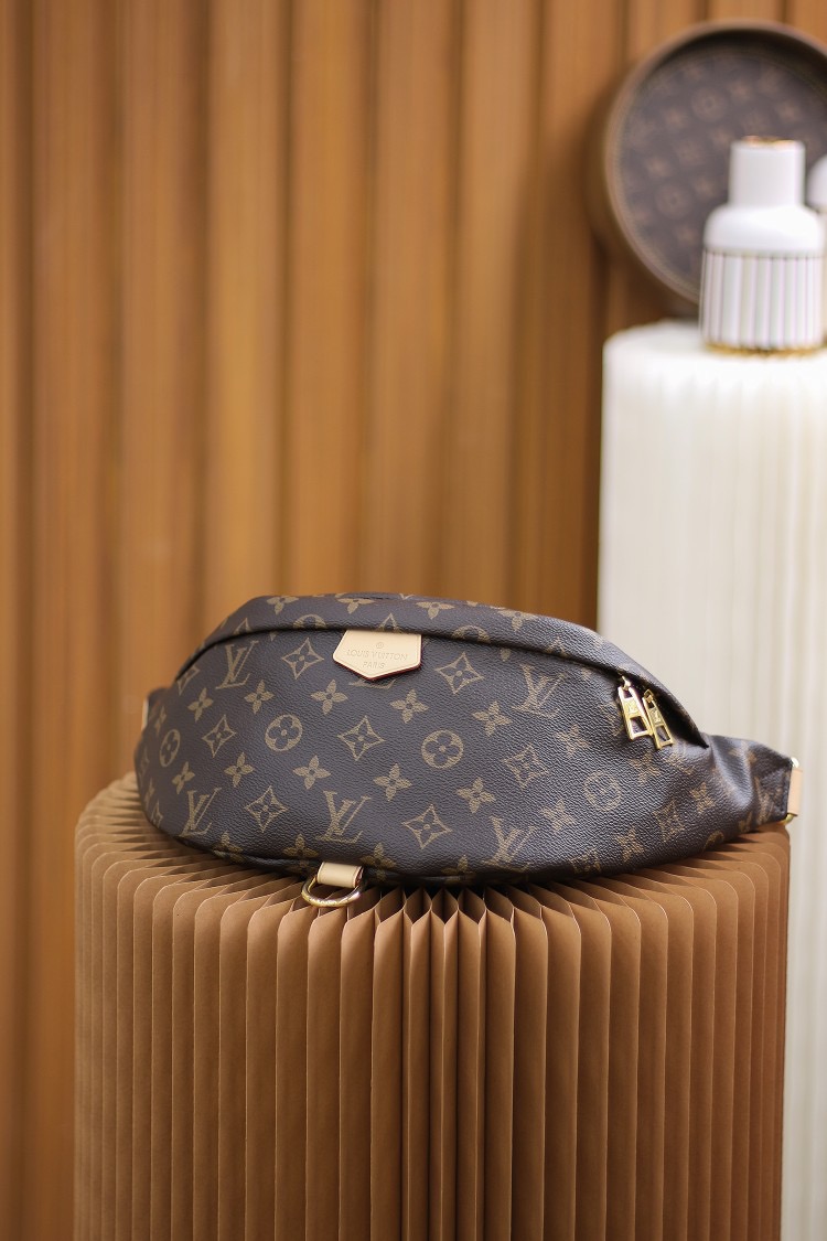 루이비통 Louis Vuitton 43644 벨트 백 37CM