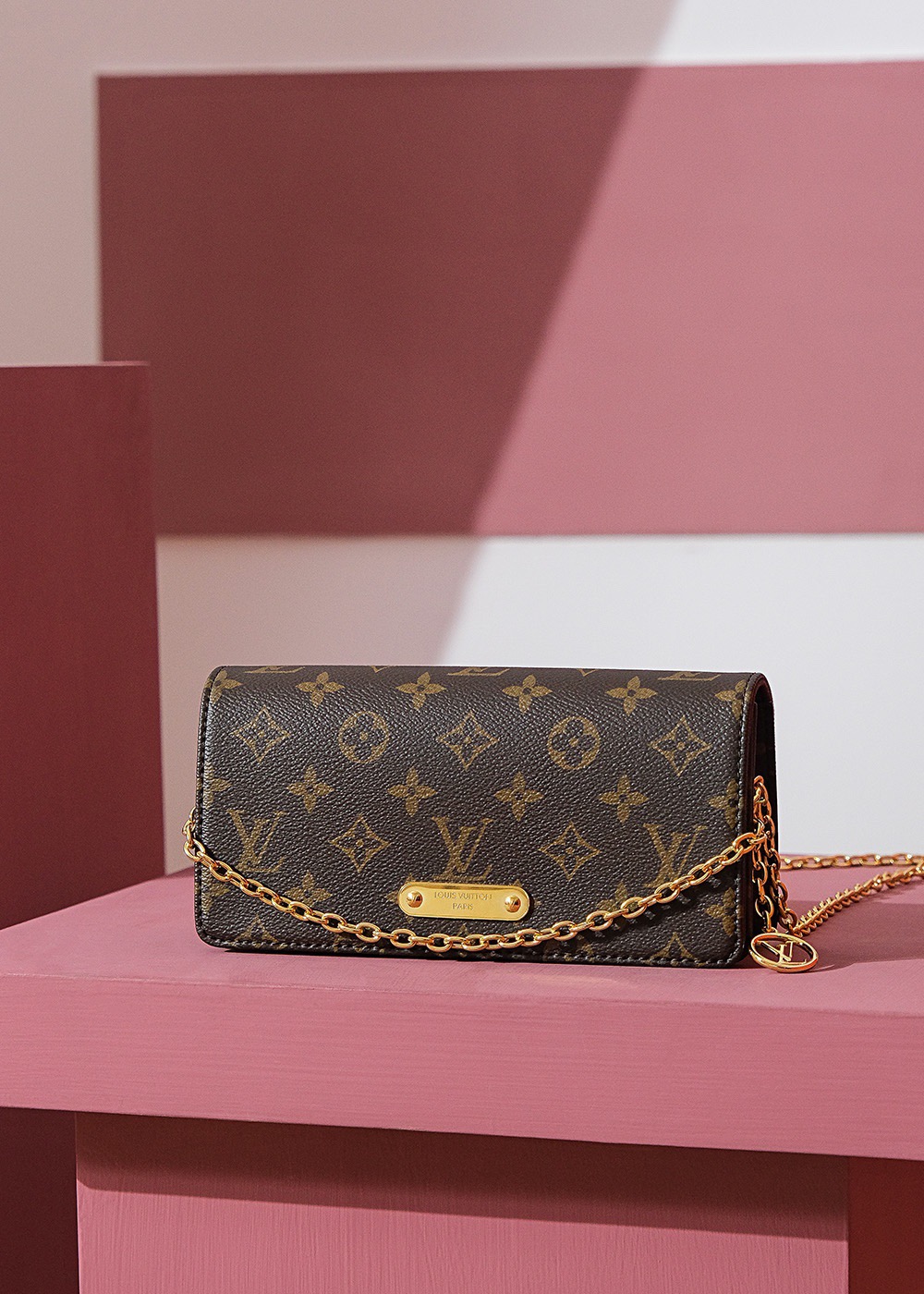 루이비통 Louis Vuitton Lily Woc 82509 숄더백 20CM