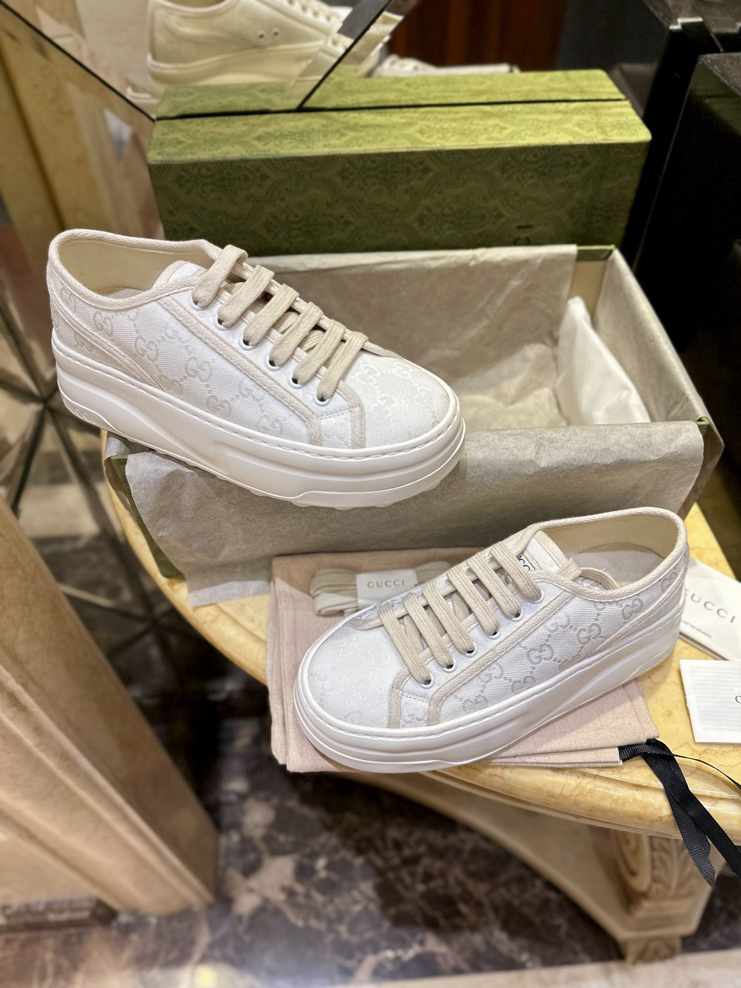 구찌 Gucci 스니커즈