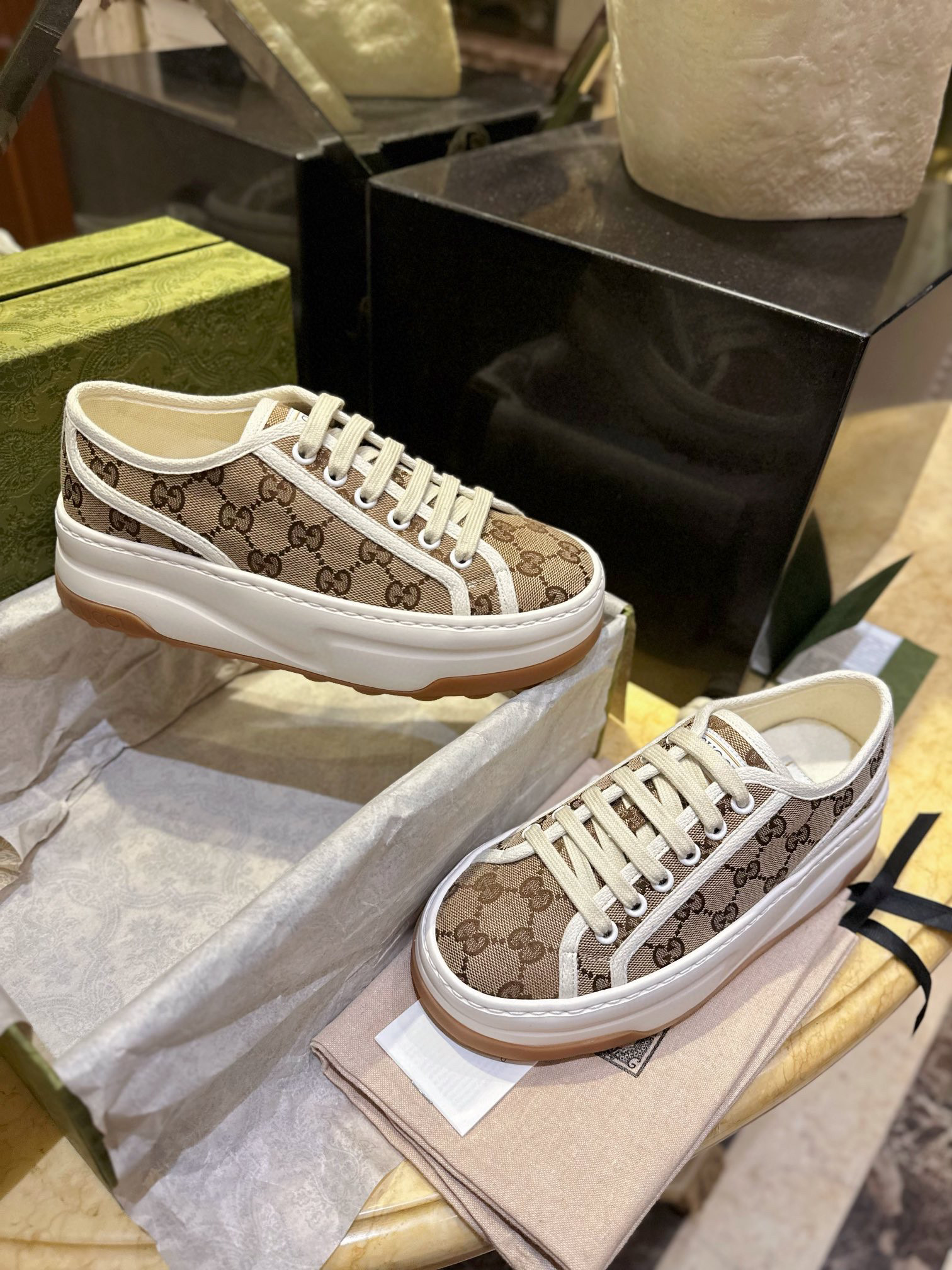 구찌 Gucci 스니커즈