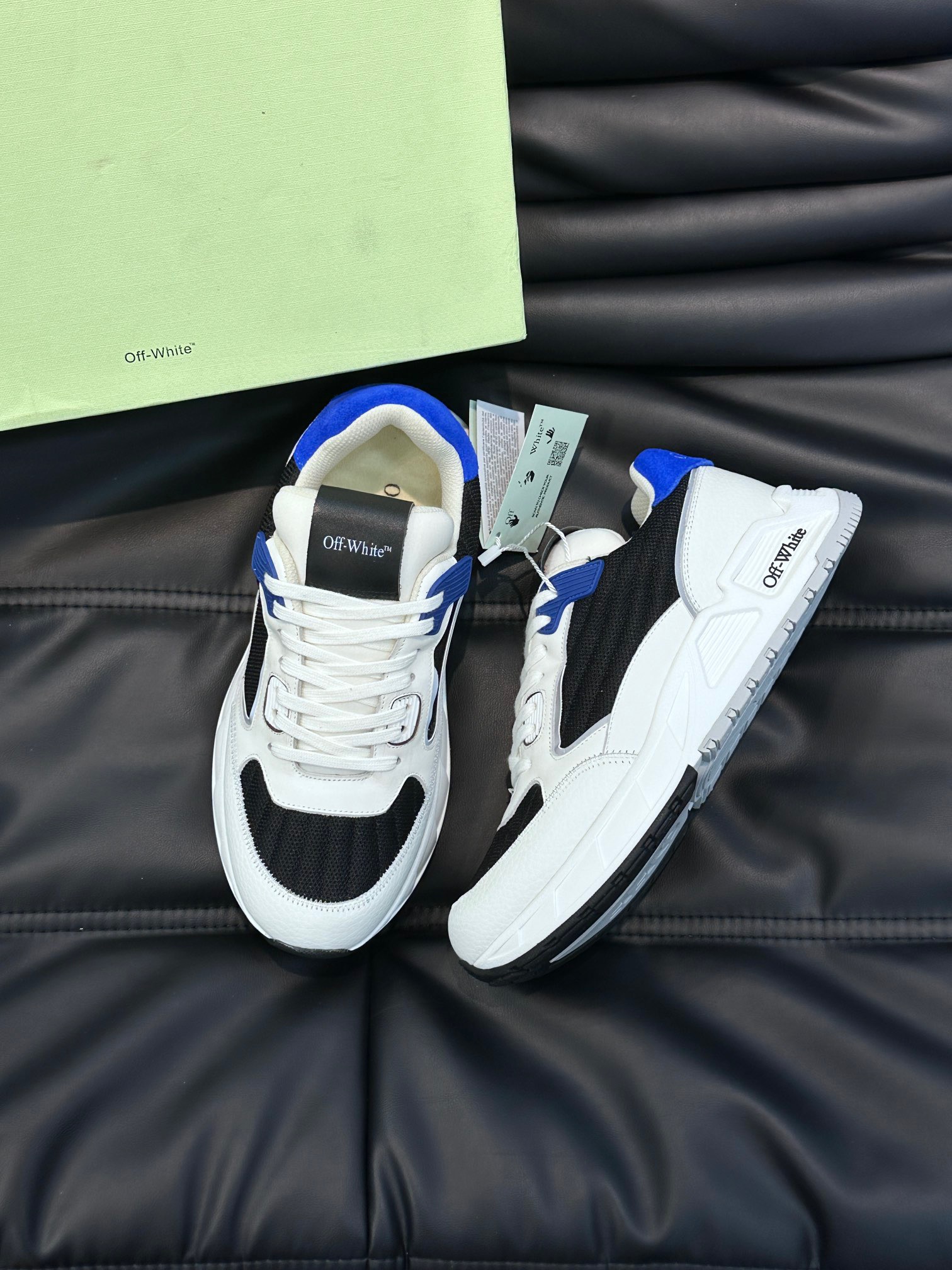 오프화이트 (Off-White) 스니커즈