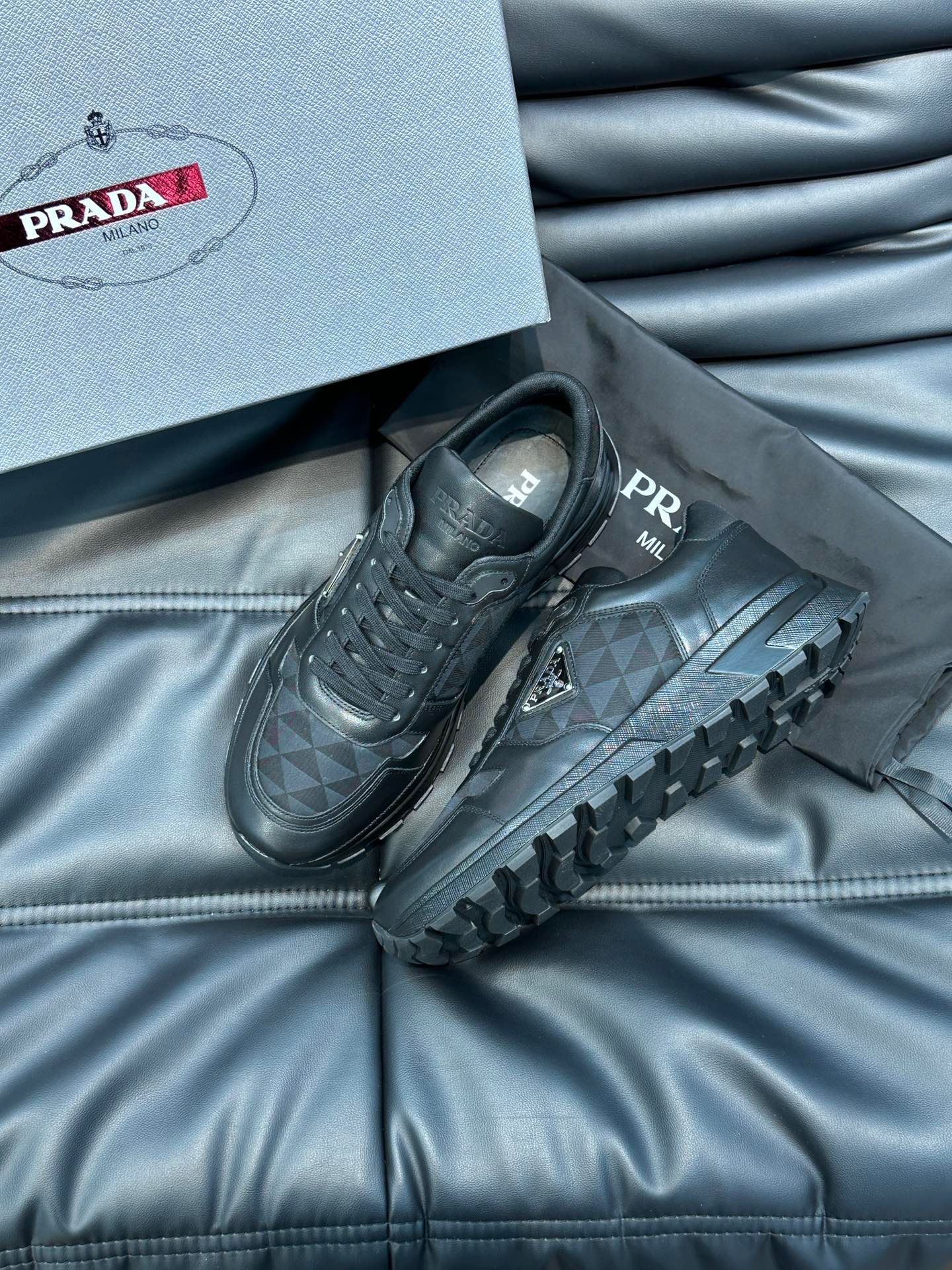 프라다 Prada 스니커즈