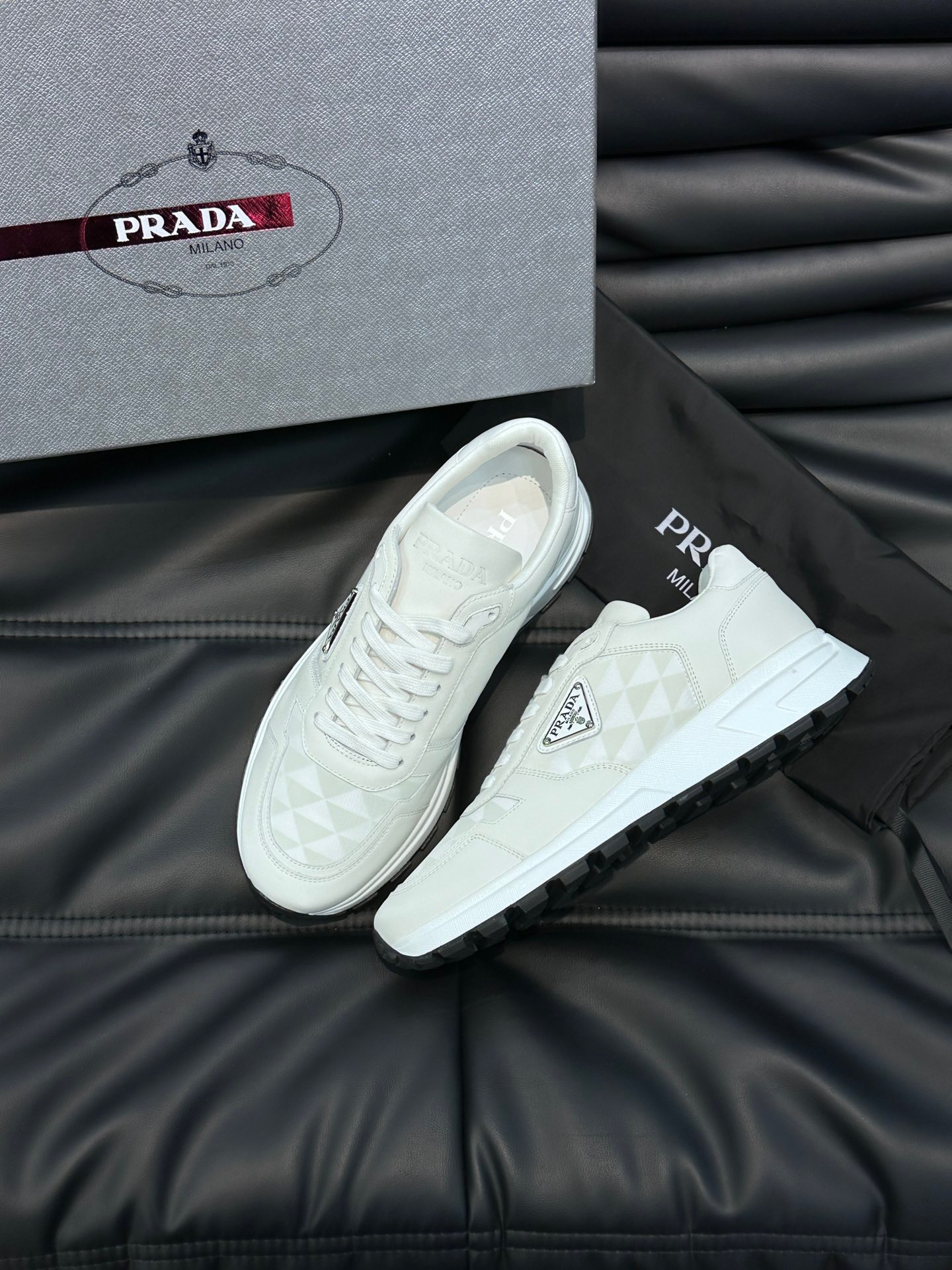 프라다 Prada 스니커즈