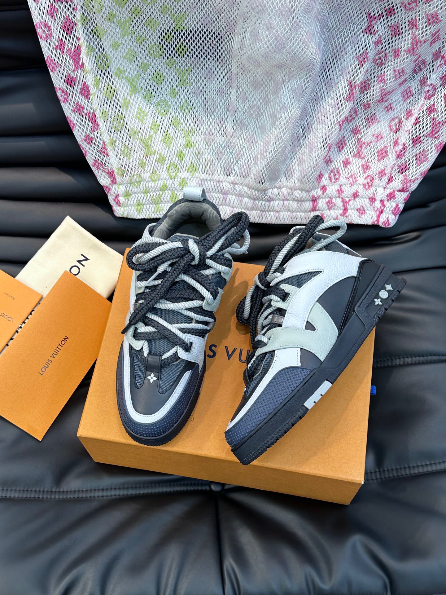 루이비통 Louis Vuitton 스니커즈