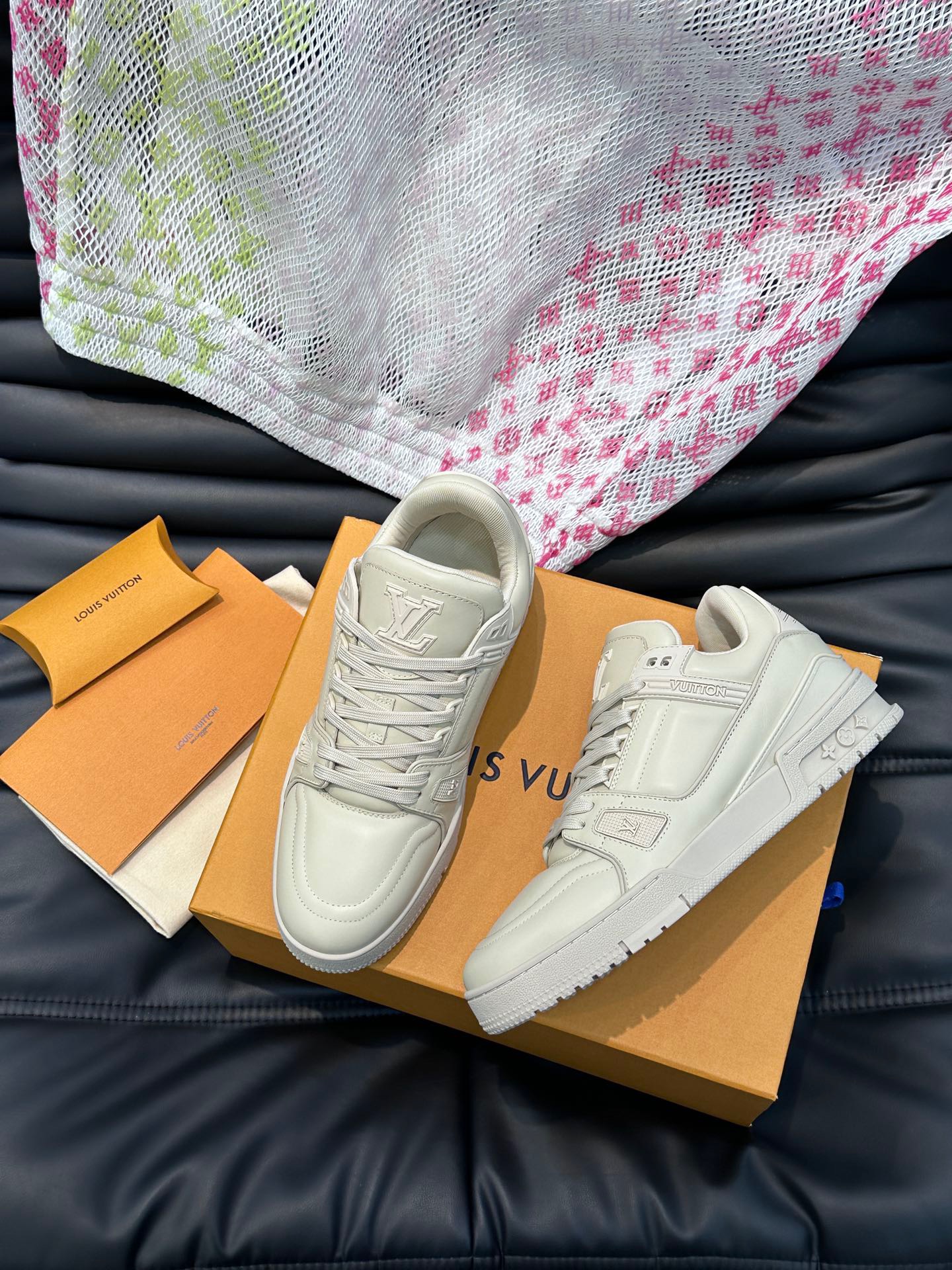 루이비통 Louis Vuitton 스니커즈