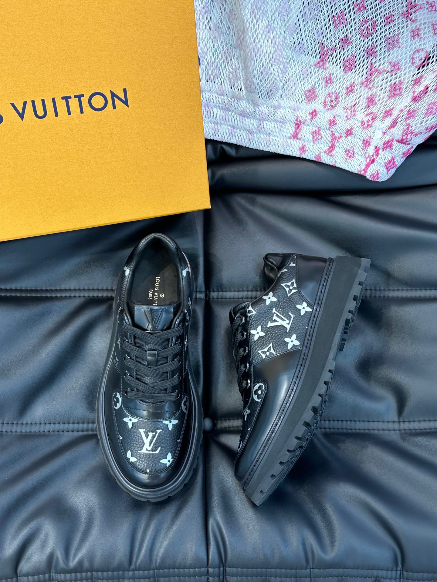 루이비통 Louis Vuitton 스니커즈