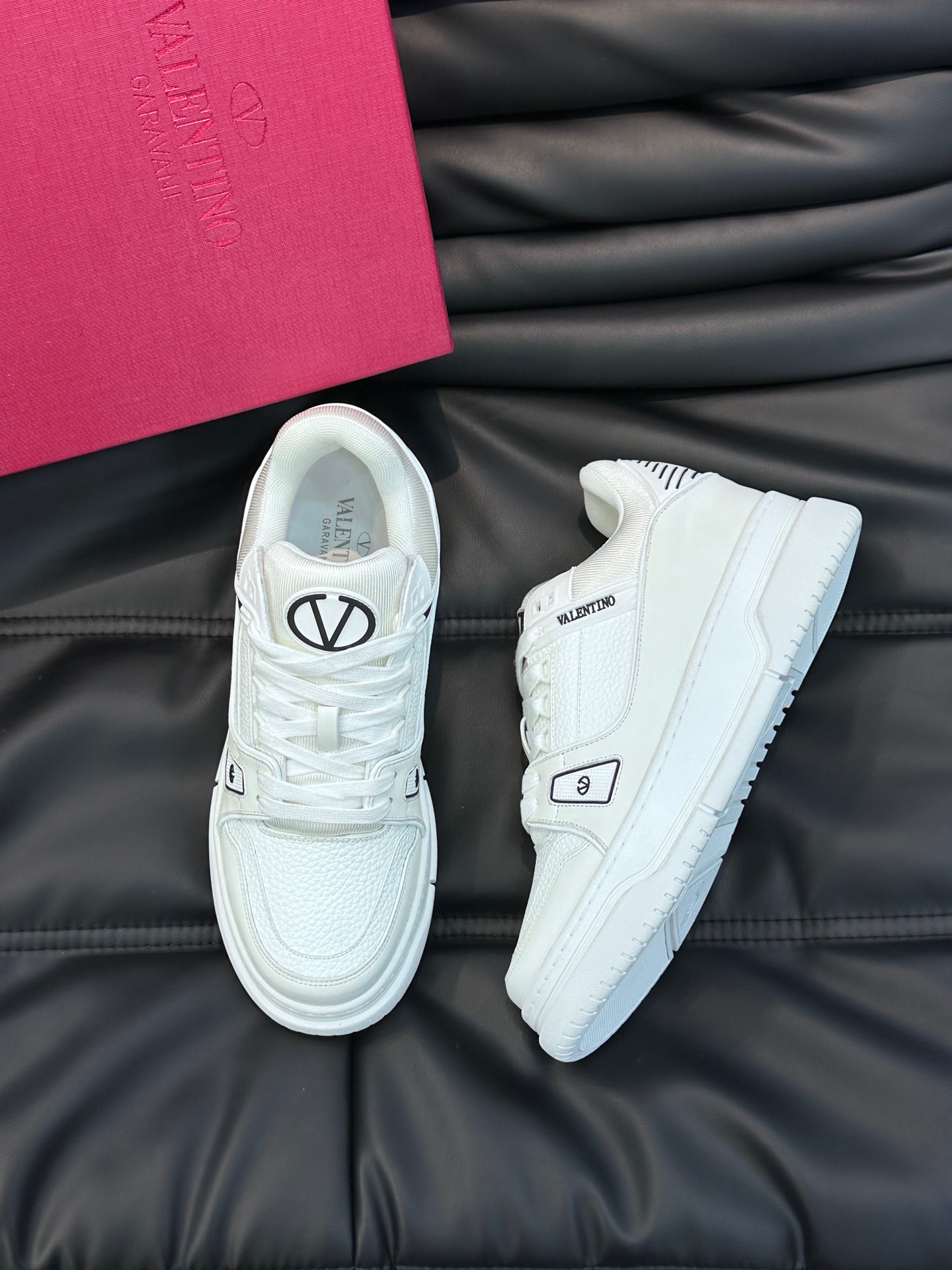 발렌티노 Valentino 스니커즈