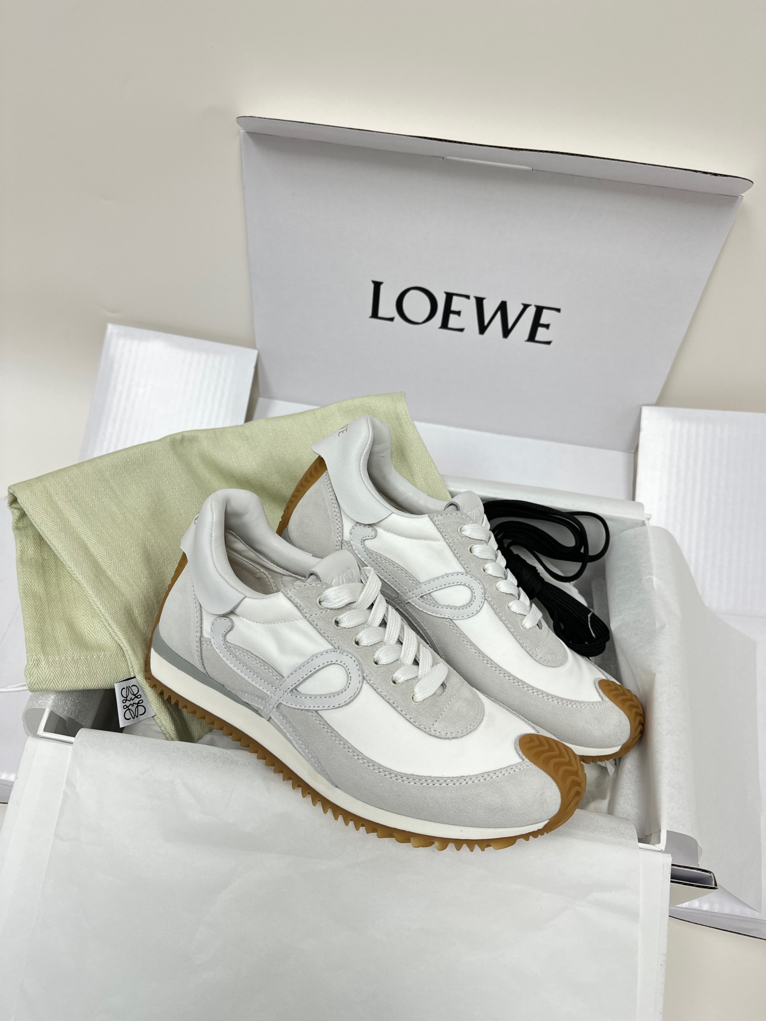 로에베 LOEWE 스니커즈