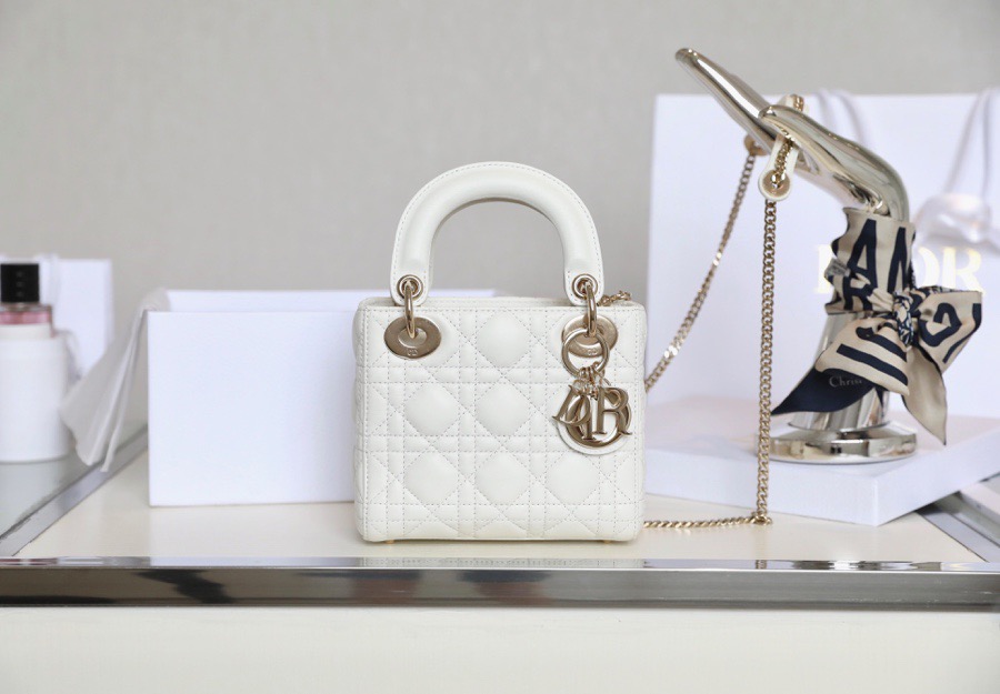 디올 Dior Lady mini 탑 핸들백 17CM