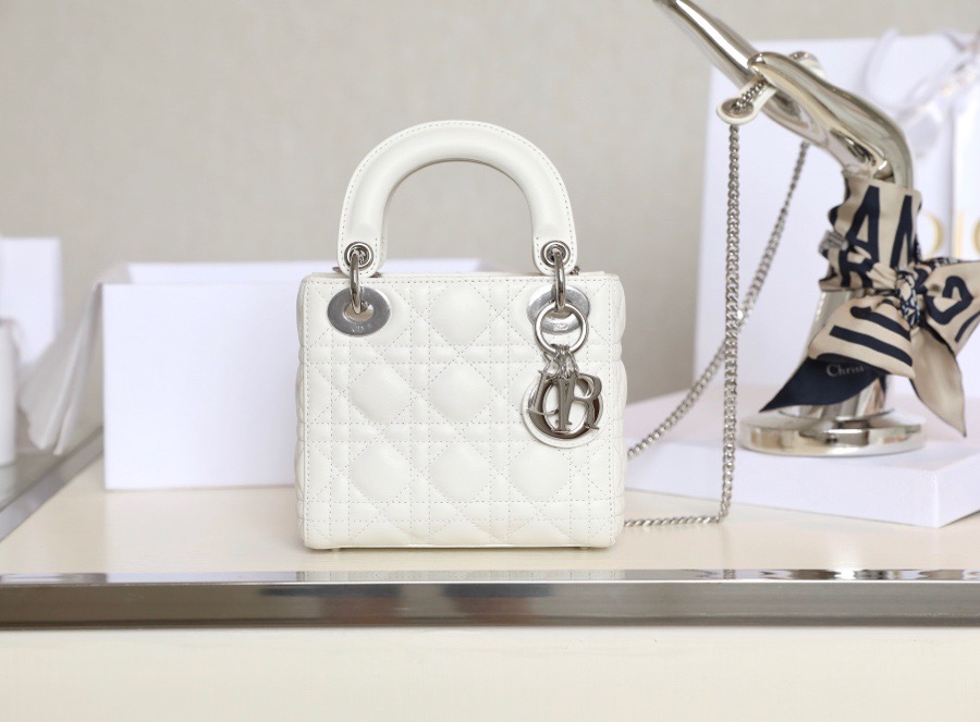 디올 Dior Lady mini 탑 핸들백 17CM