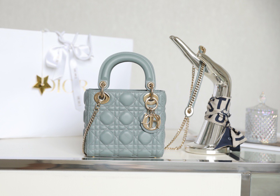 디올 Dior Lady mini 탑 핸들백 17CM