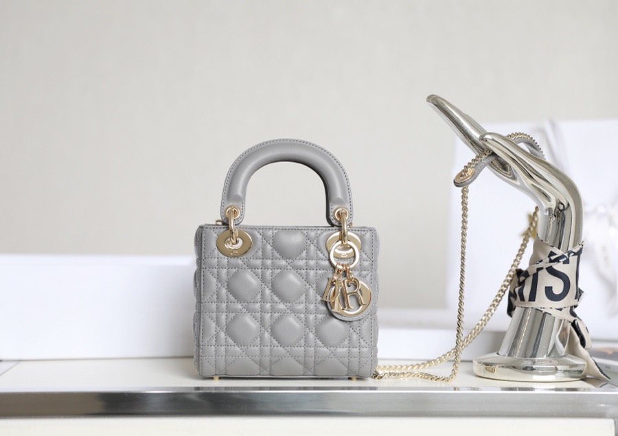 디올 Dior Lady mini 탑 핸들백 17CM