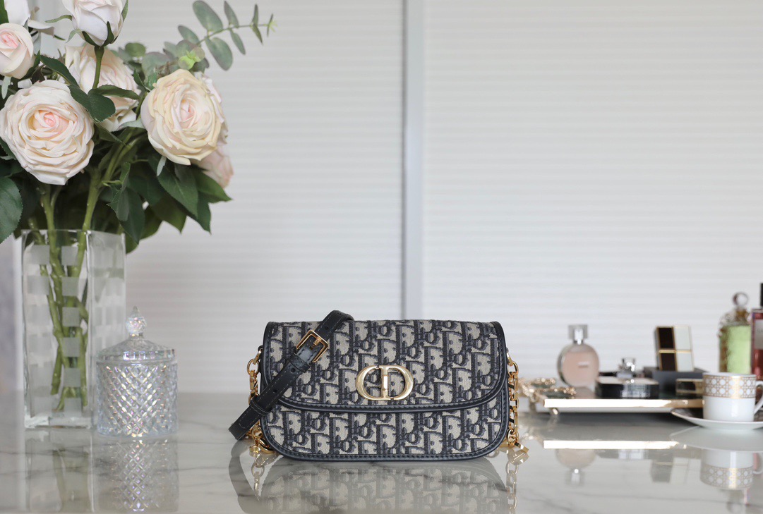 디올 Dior 30 Montaigne Avenue 크로스 백 22.5CM