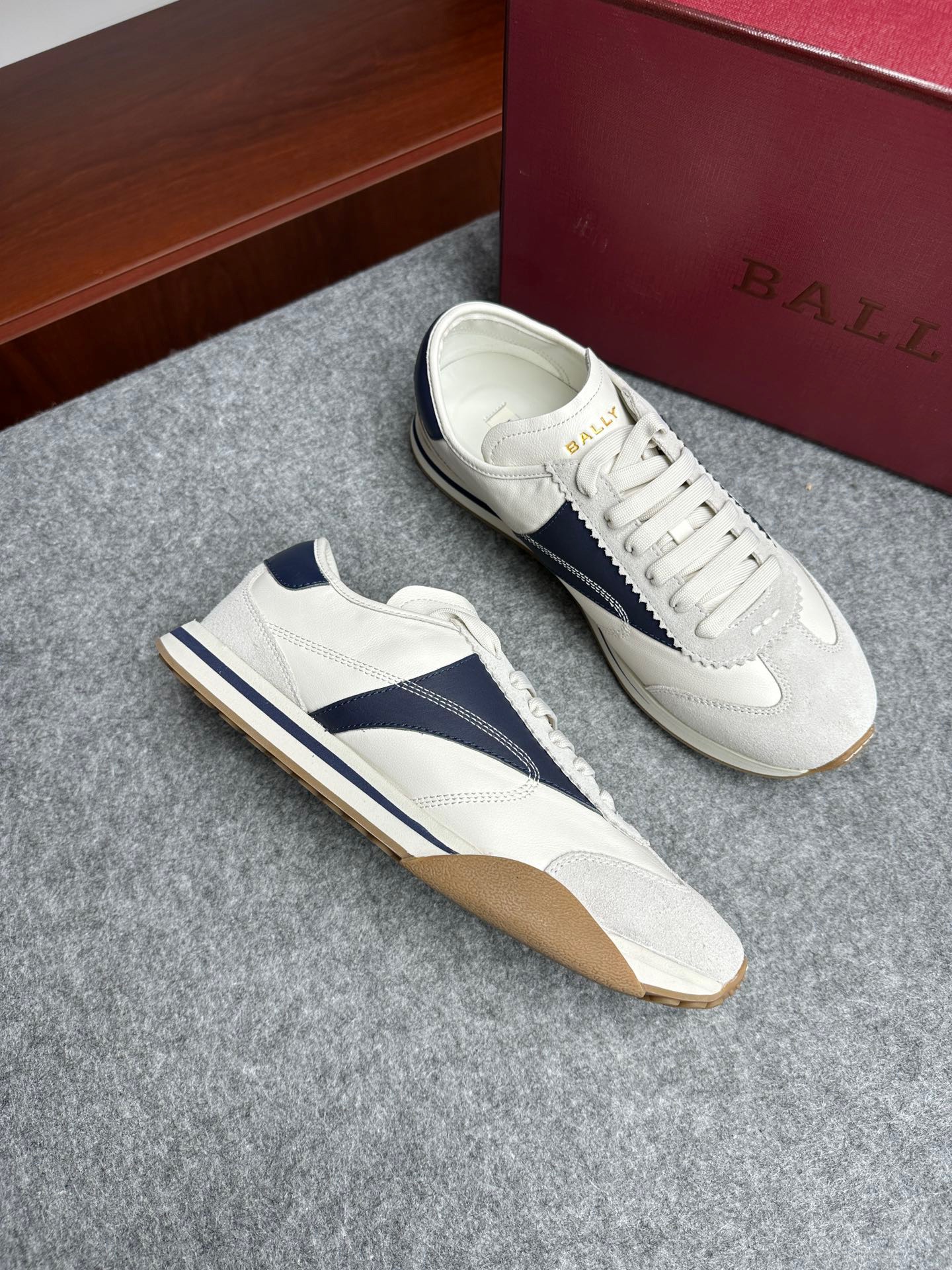 발리 BALLY 스니커즈