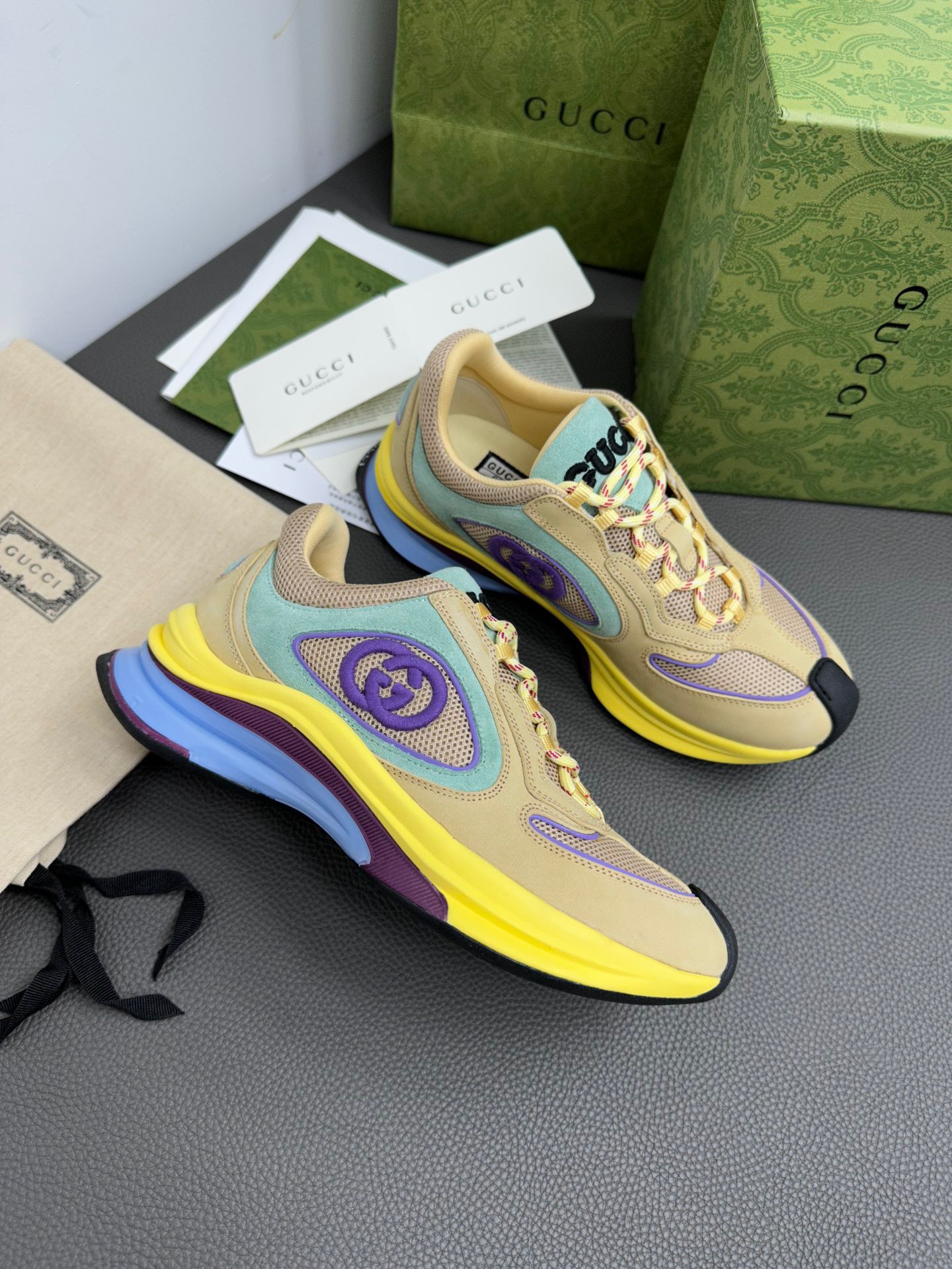 구찌 Gucci 스니커즈