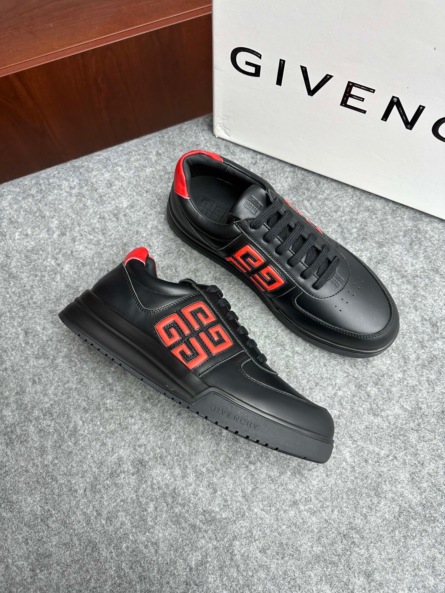 지방시 Givenchy 스니커즈