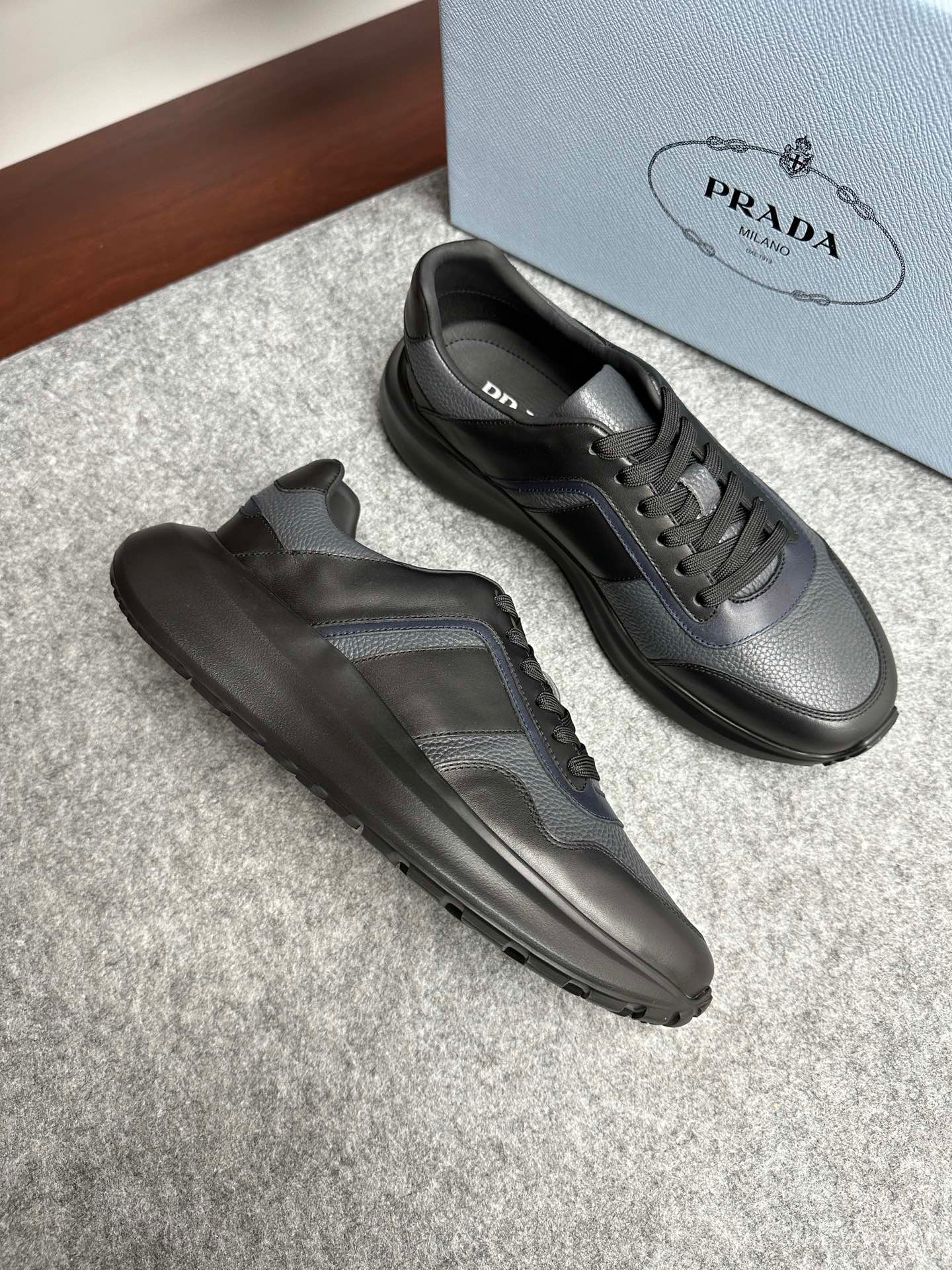 프라다 Prada 스니커즈