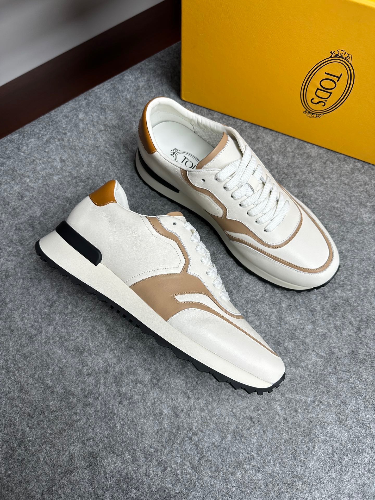 토즈 TOD'S 스니커즈