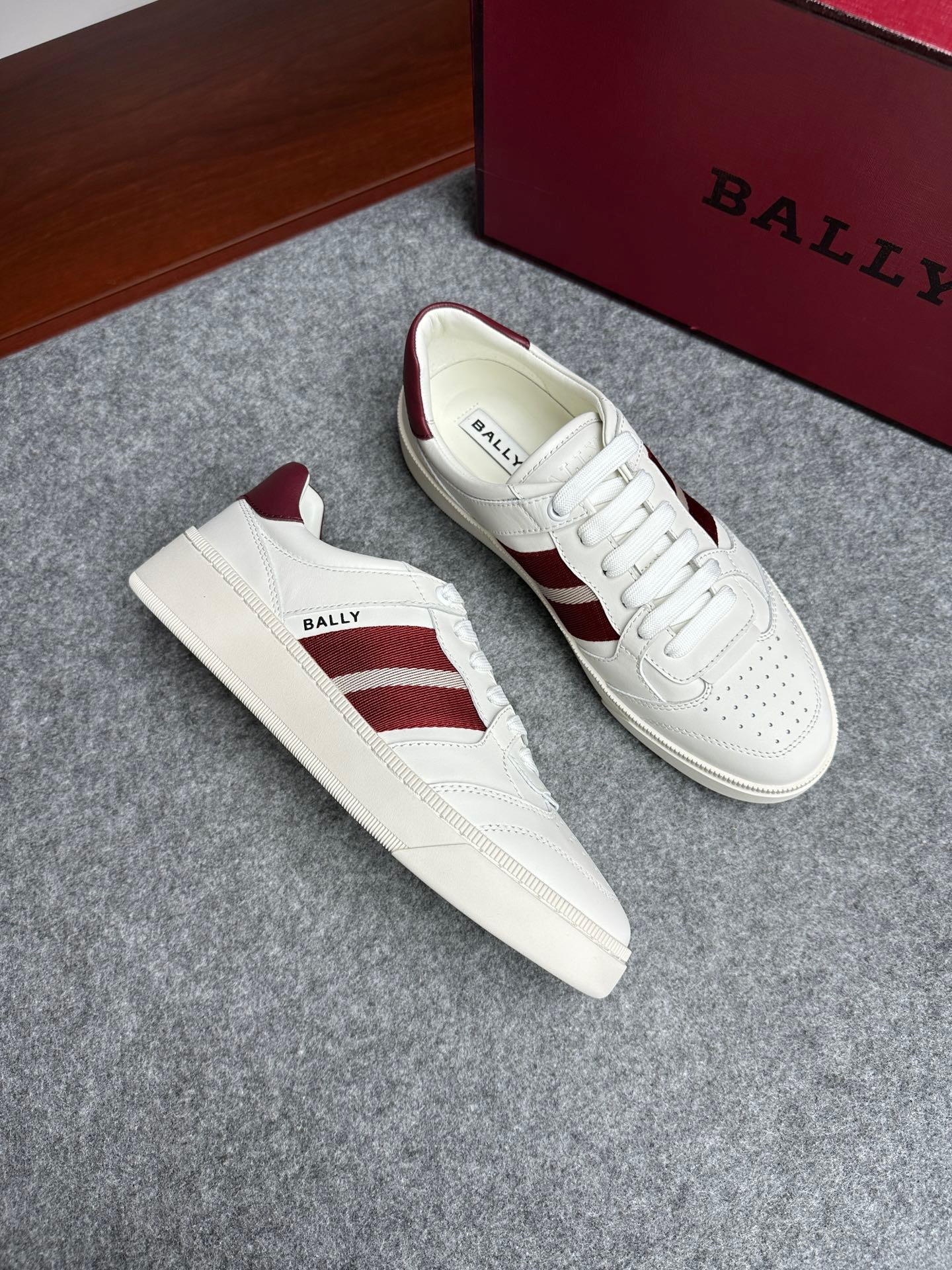 발리 BALLY 스니커즈
