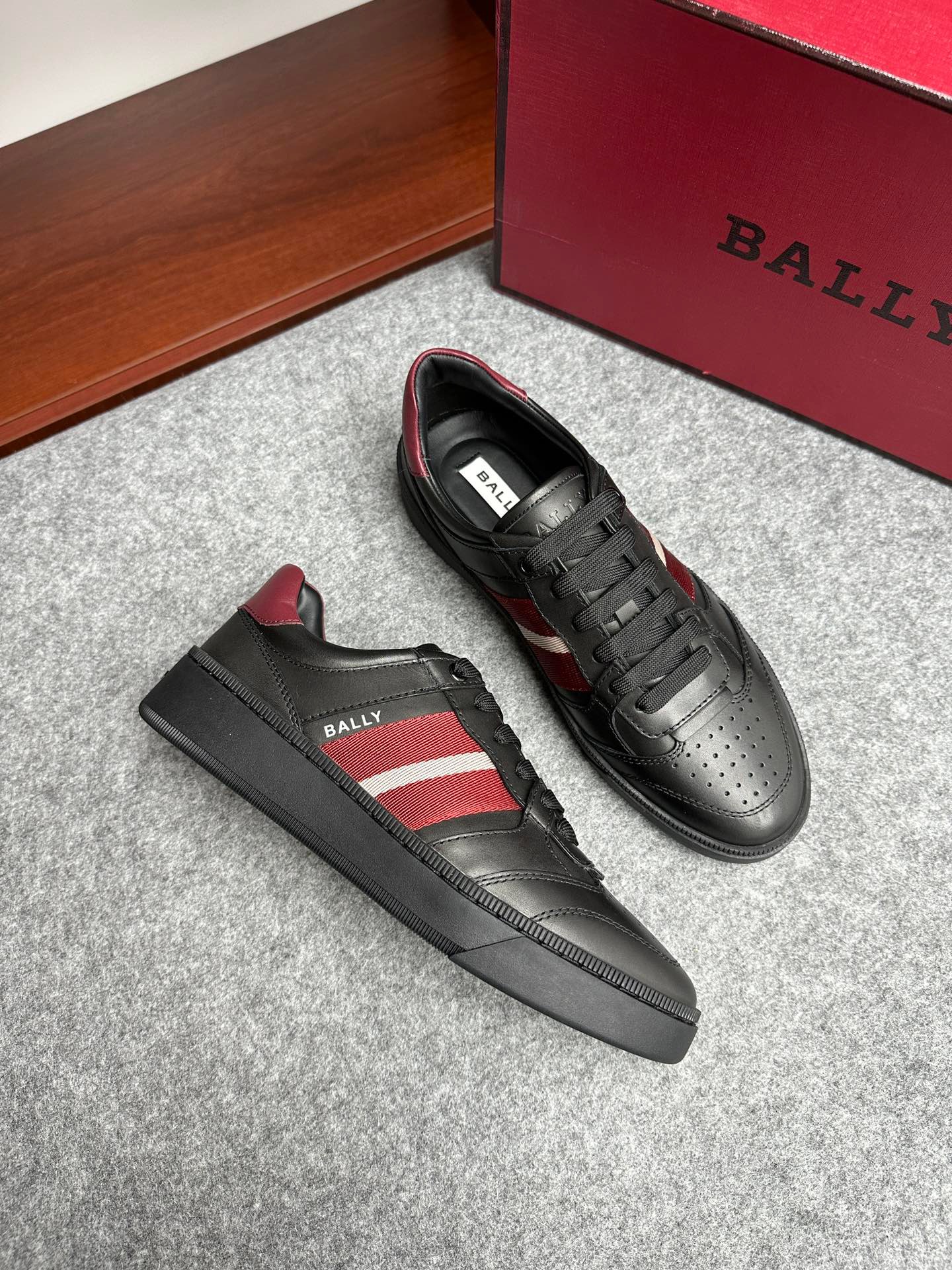 발리 BALLY 스니커즈