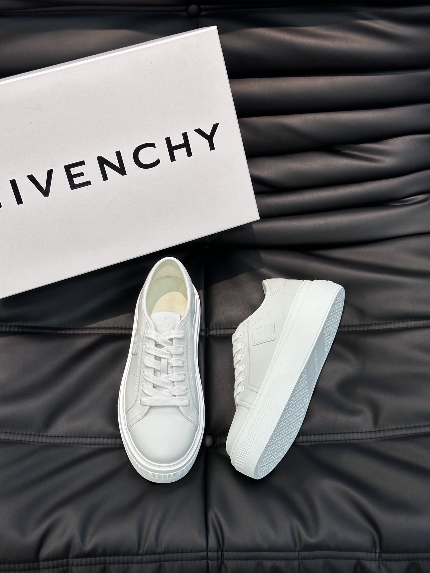 지방시 Givenchy 스니커즈