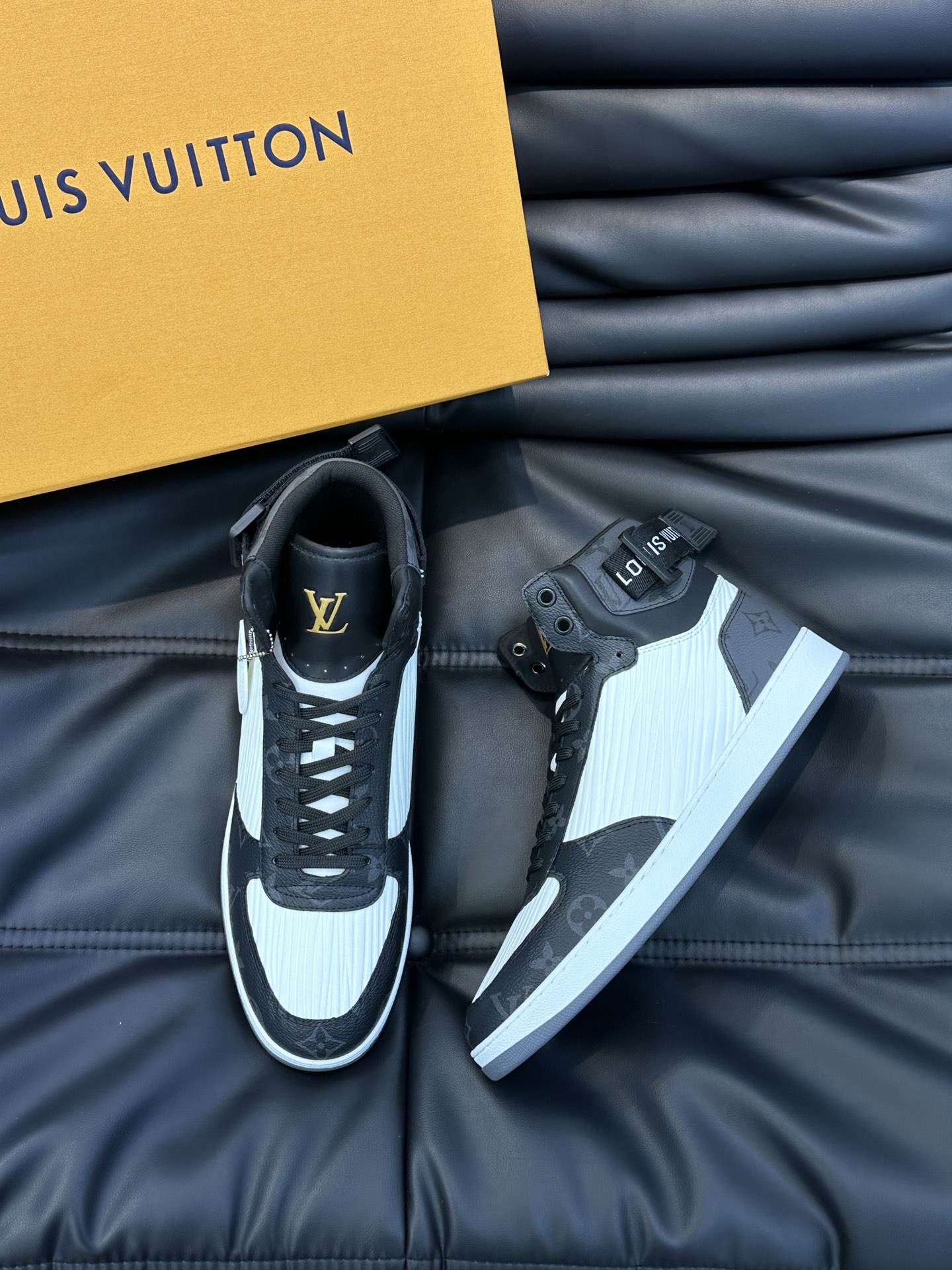 루이비통 Louis Vuitton 스니커즈