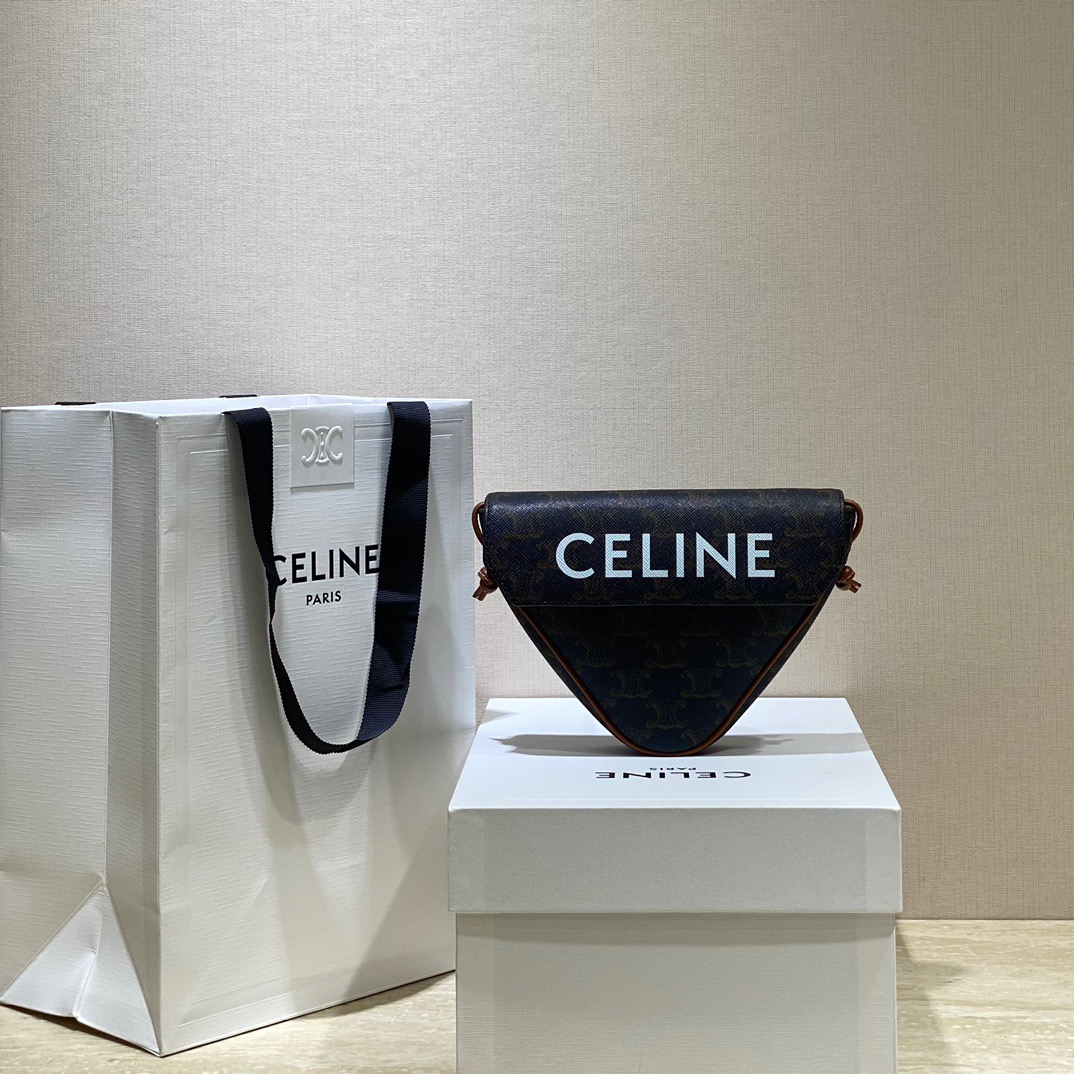 셀린느 CELINE 195902 TRIOMPHE CANVAS 크로스 백 21CM