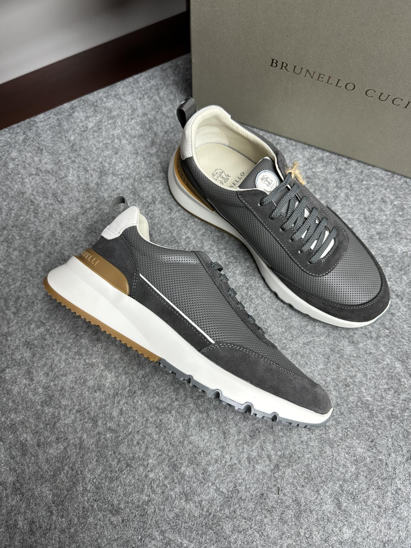브루넬로 쿠치넬리 Brunello Cucinelli 스니커즈