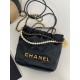 샤넬 CHANEL AS3980 22 미니 핸드백 샤이니 크럼플드 카프스킨 크리스탈 펄 & 골드 메탈 블랙