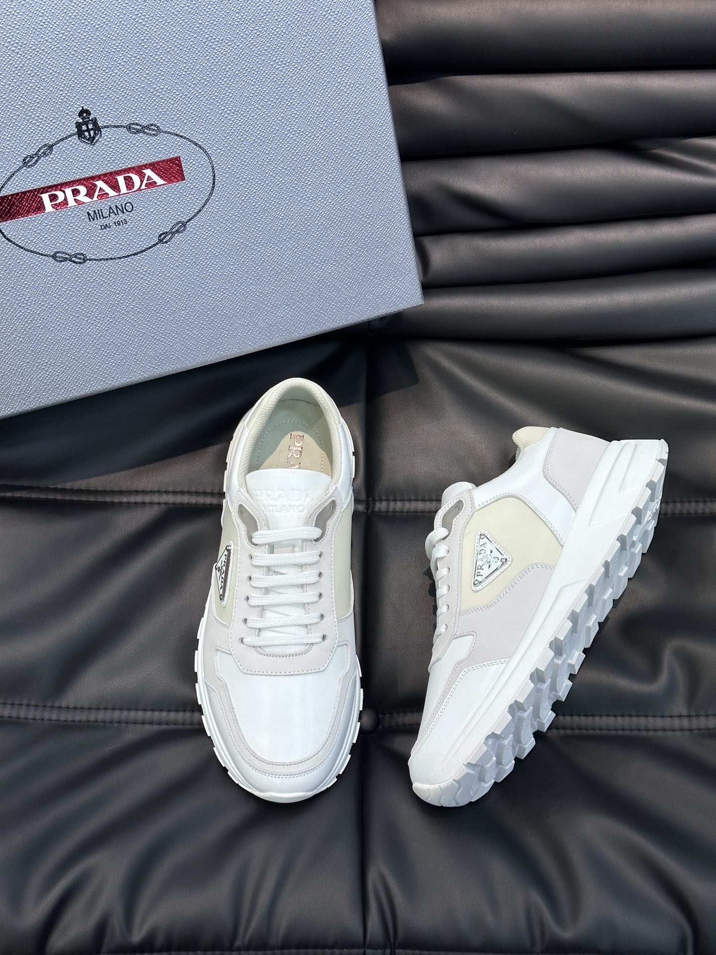 프라다 Prada 스니커즈