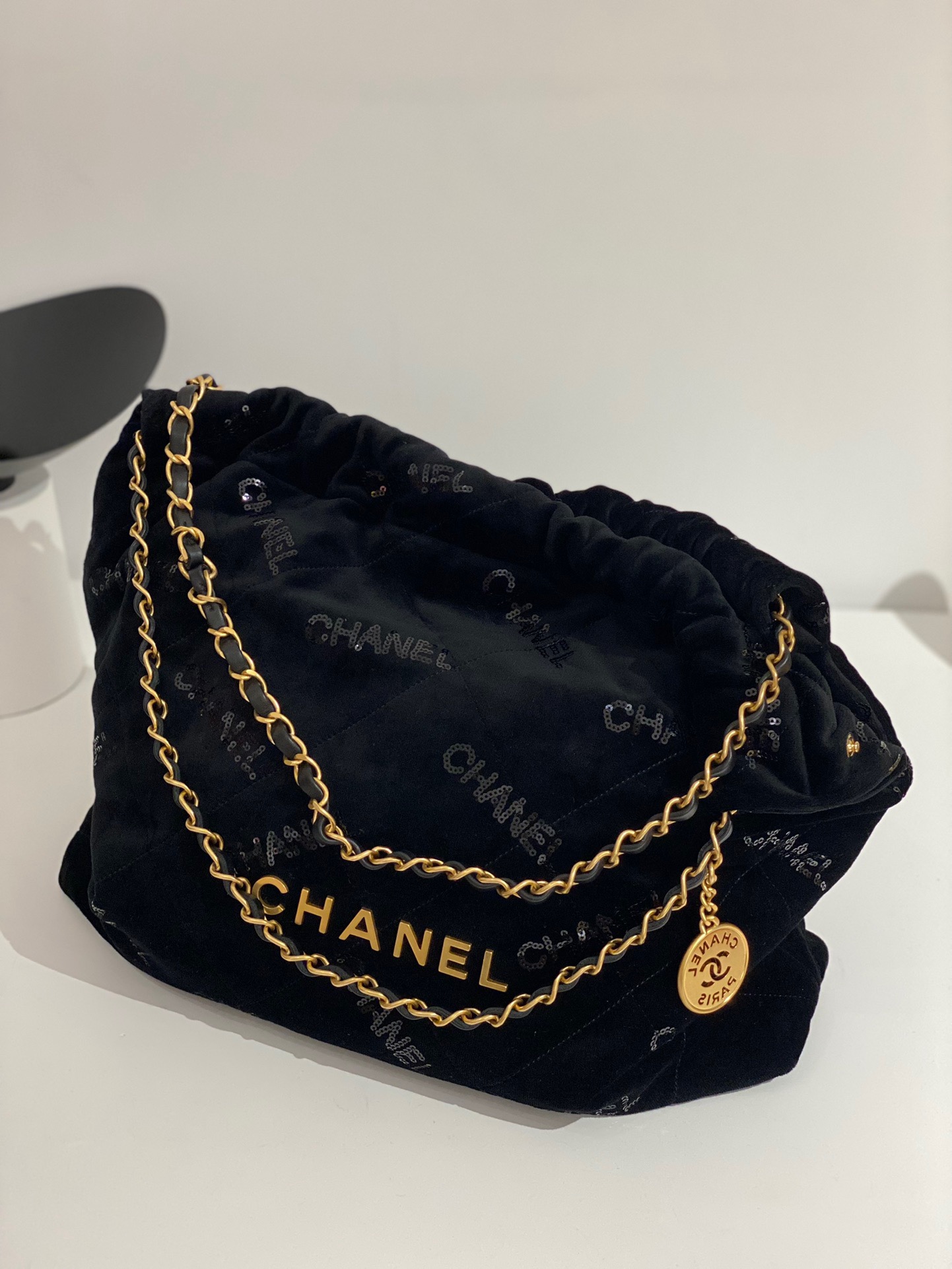 샤넬 CHANEL AS3261 22 미디움 핸드백 & 골드 메탈  39CM