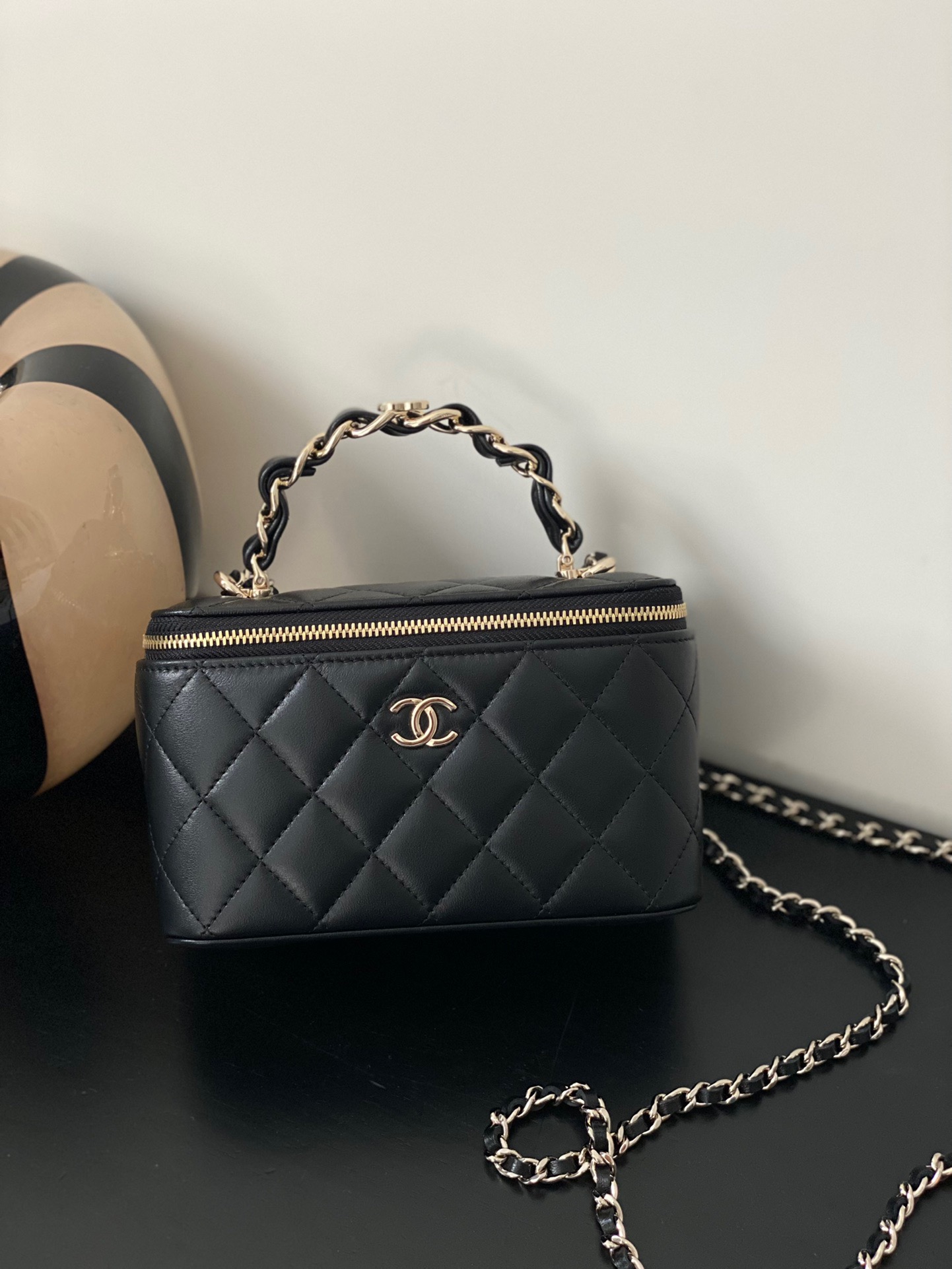 샤넬 CHANEL AP3315 23K 미니백 16CM