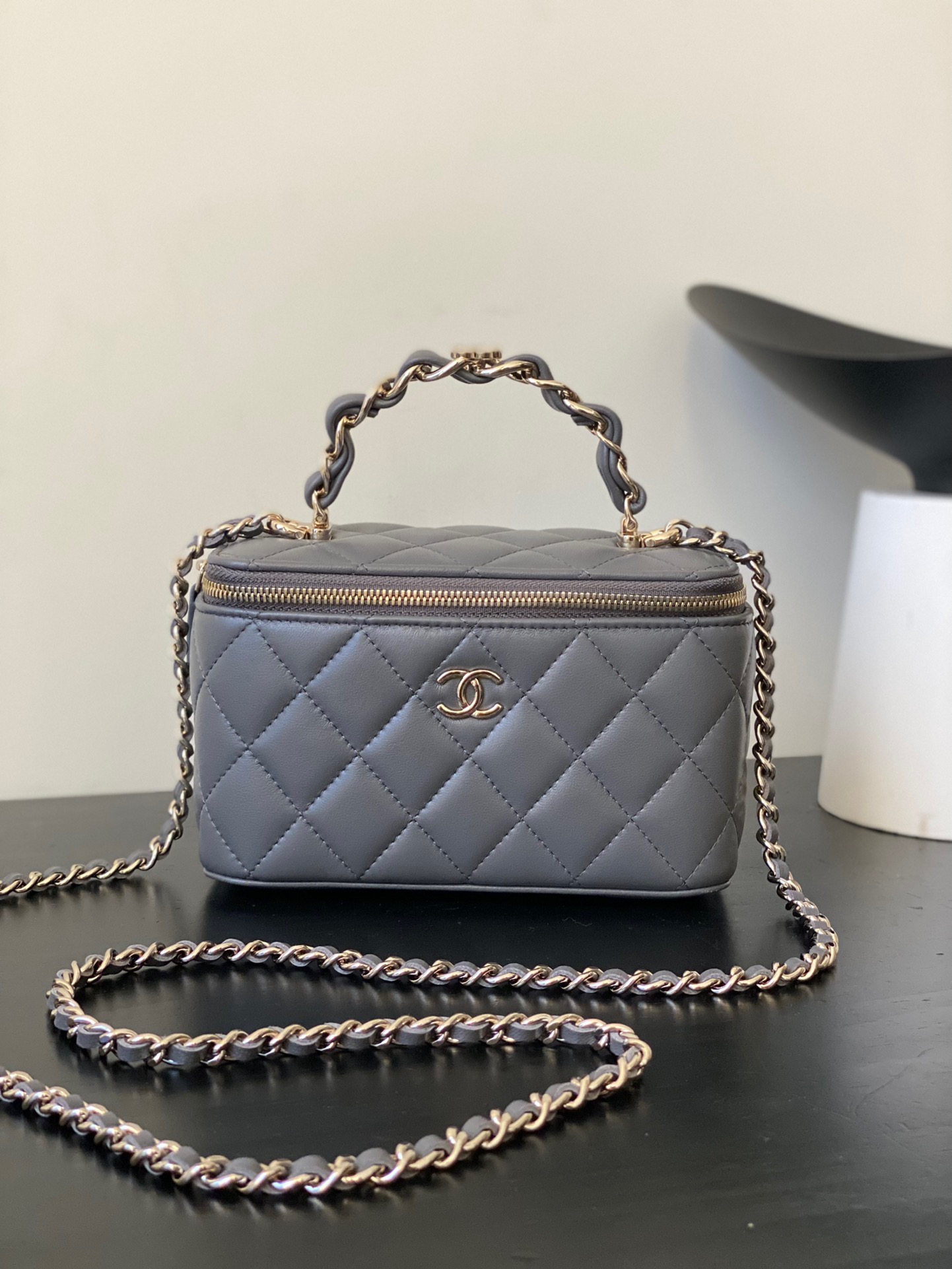 샤넬 CHANEL AP3315 23K 미니백 16CM