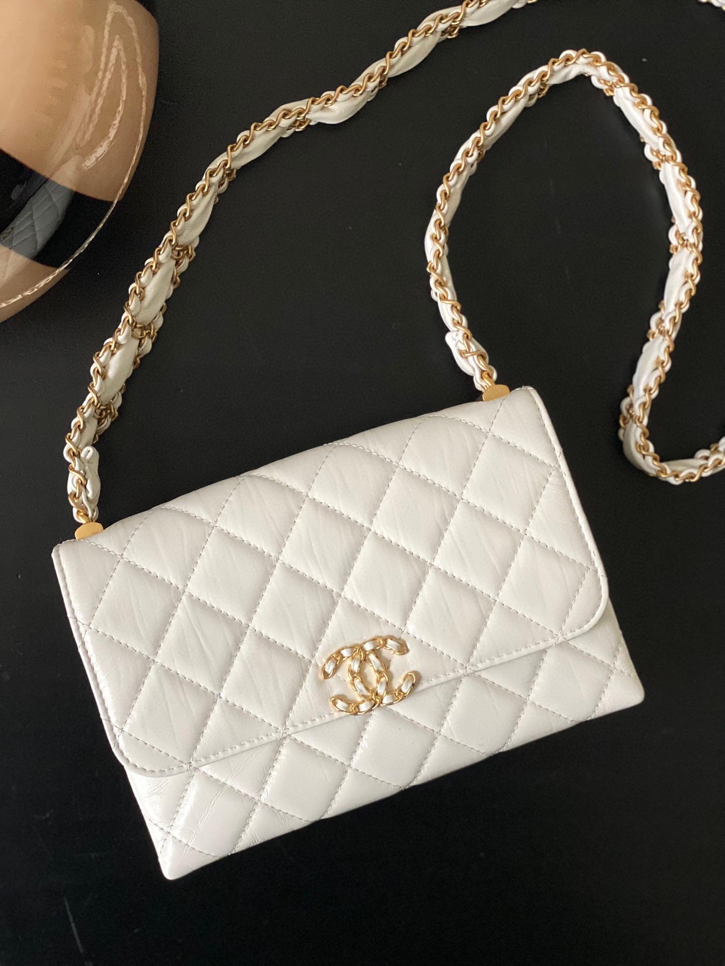 샤넬 CHANEL AP3572 23K 크로스 백 18CM
