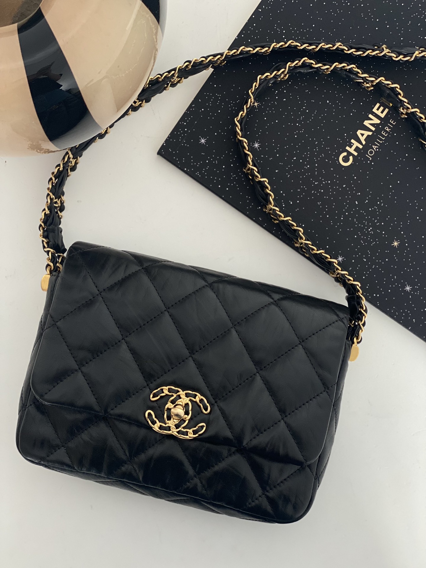 샤넬 CHANEL AS4423 23K 크로스 백 21CM