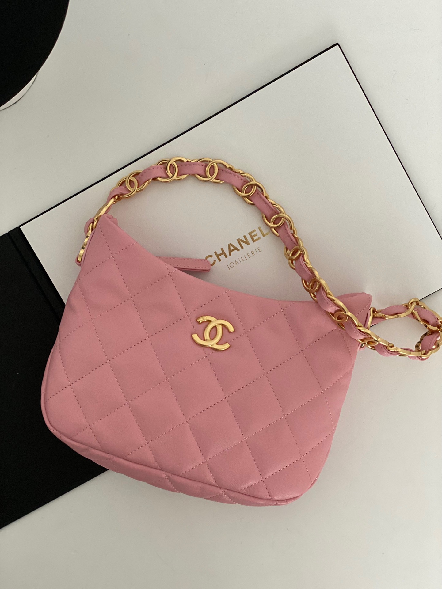 샤넬 CHANEL AS3562 22K Hobo 호보 핸드백 램스킨 & 골드 메탈  24CM