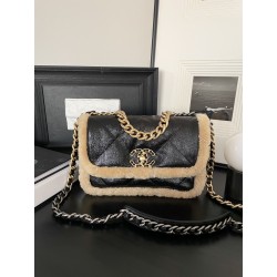 샤넬 CHANEL 19 미디움 핸드백 26CM