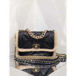 샤넬 CHANEL 19 미디움 핸드백 30CM