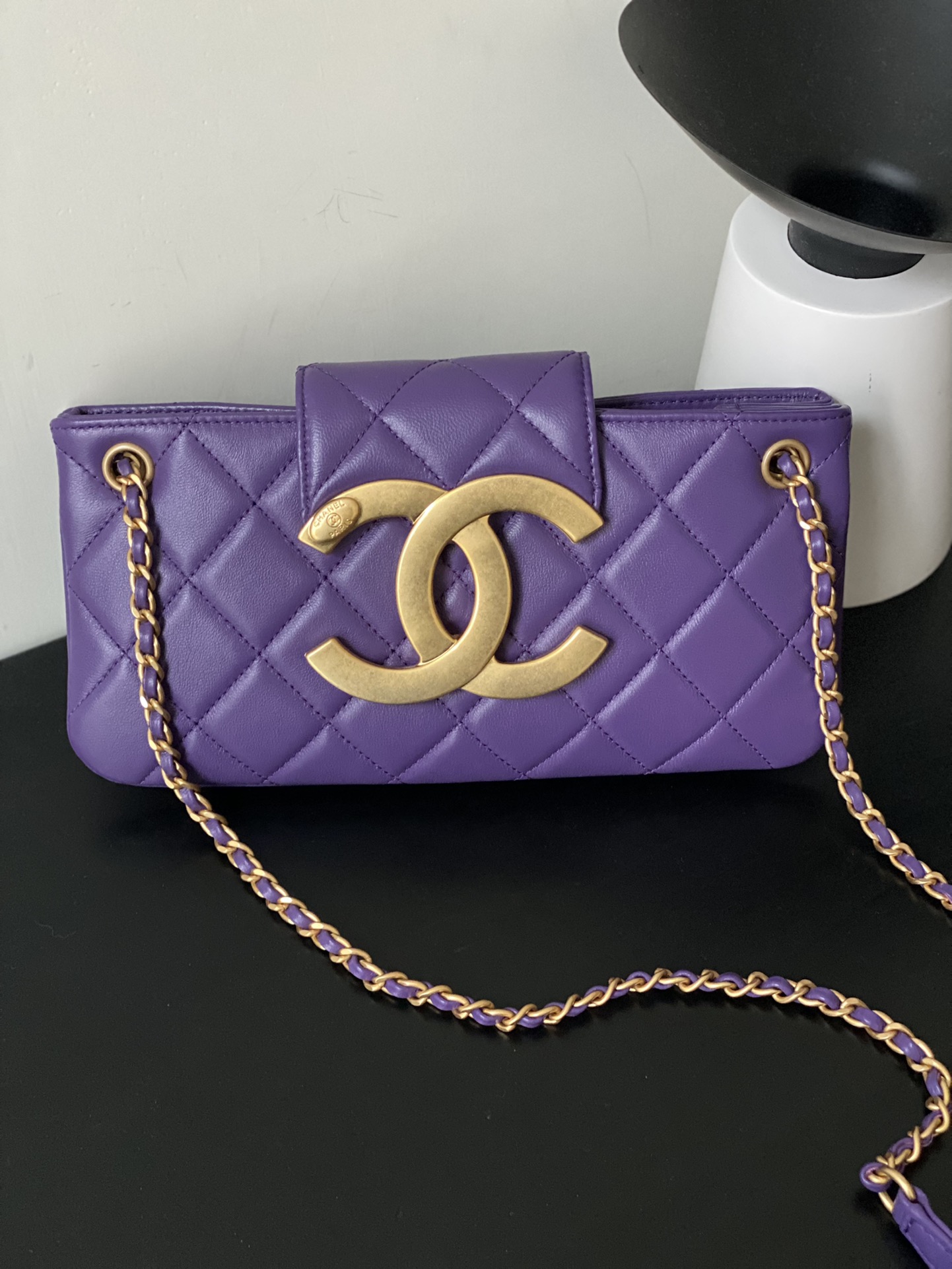 샤넬 CHANEL AS4611 24C 크로스 백 24CM