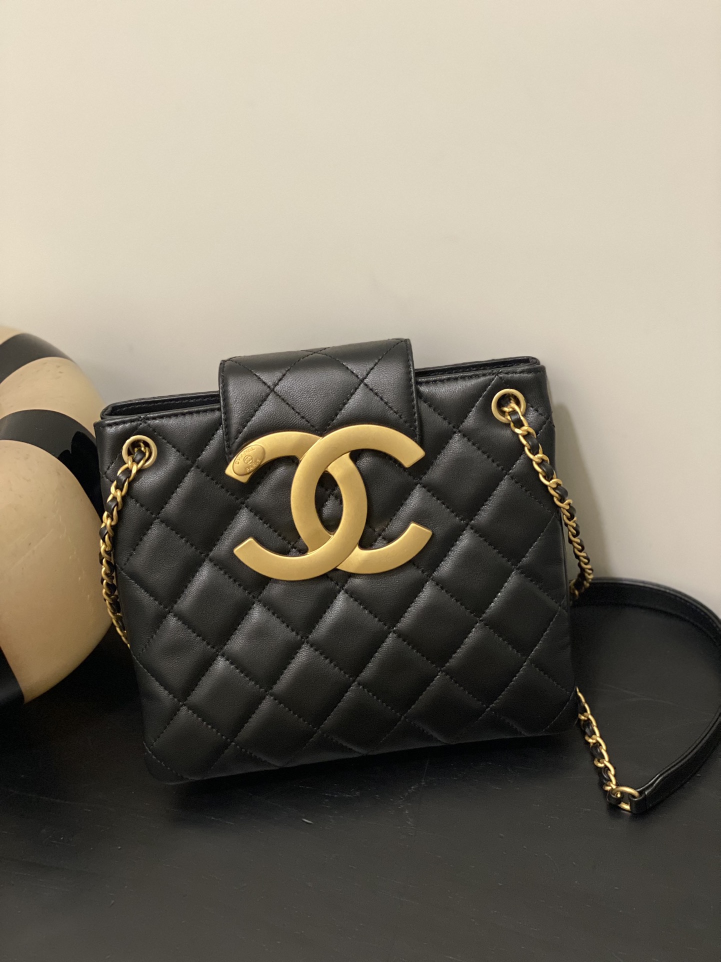 샤넬 CHANEL AS4596 24C 토트 백 17.5CM