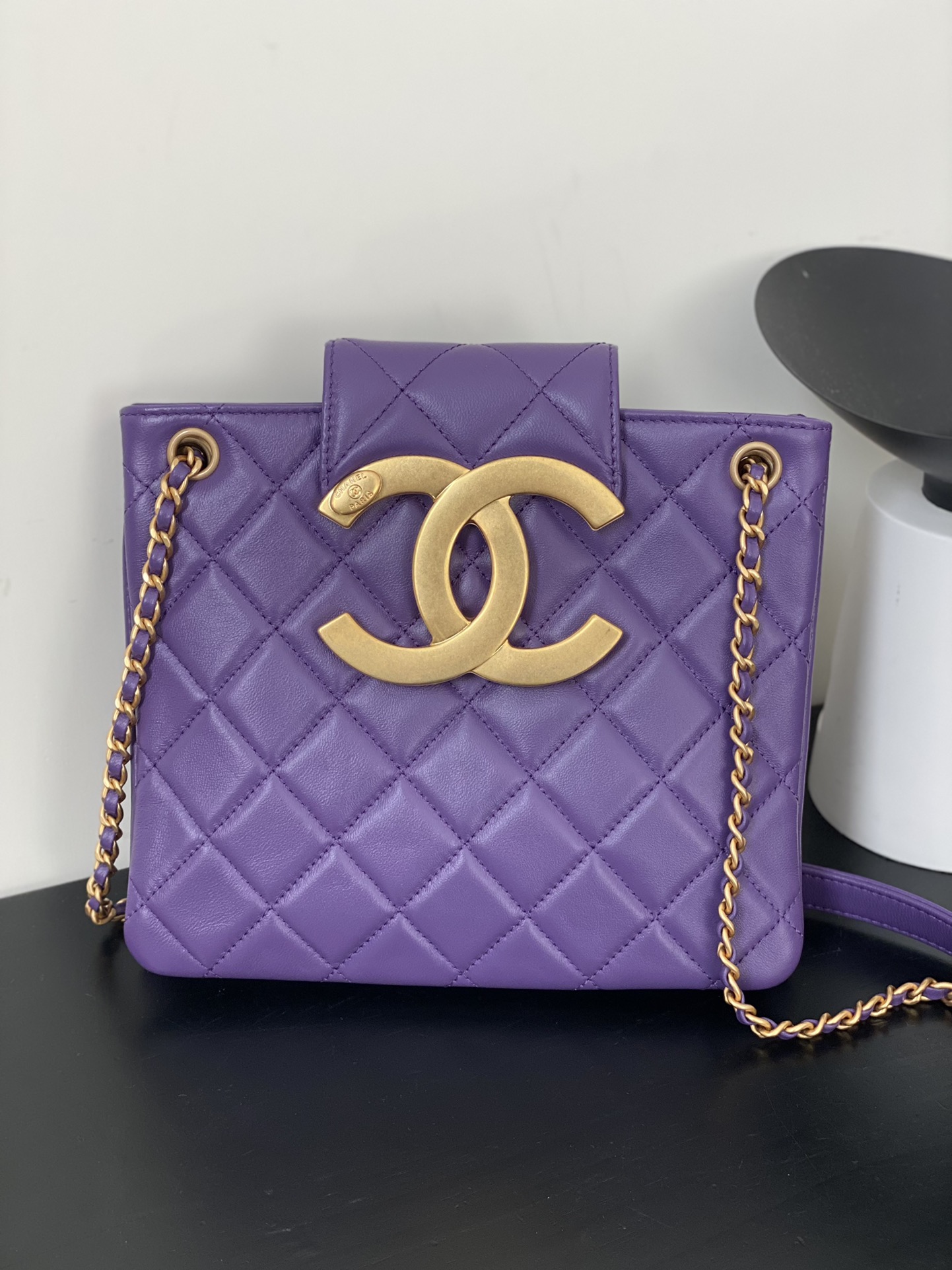 샤넬 CHANEL AS4596 24C 토트 백 17.5CM