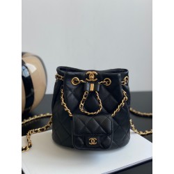 샤넬 CHANEL AS3947 23A 스몰 백팩 카프스킨 & 골드 메탈 블랙 17CM